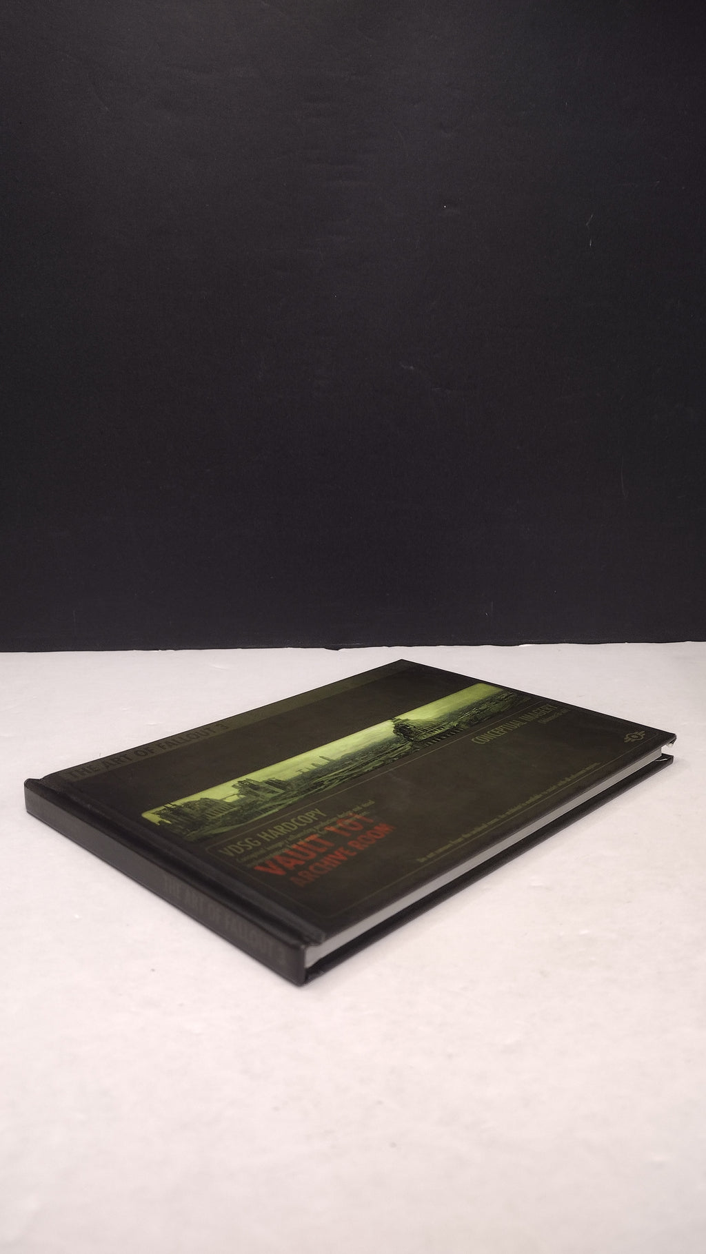 The Art of Fallout 3 VDSG Hardcover Art Book Vault 101 Archive Room