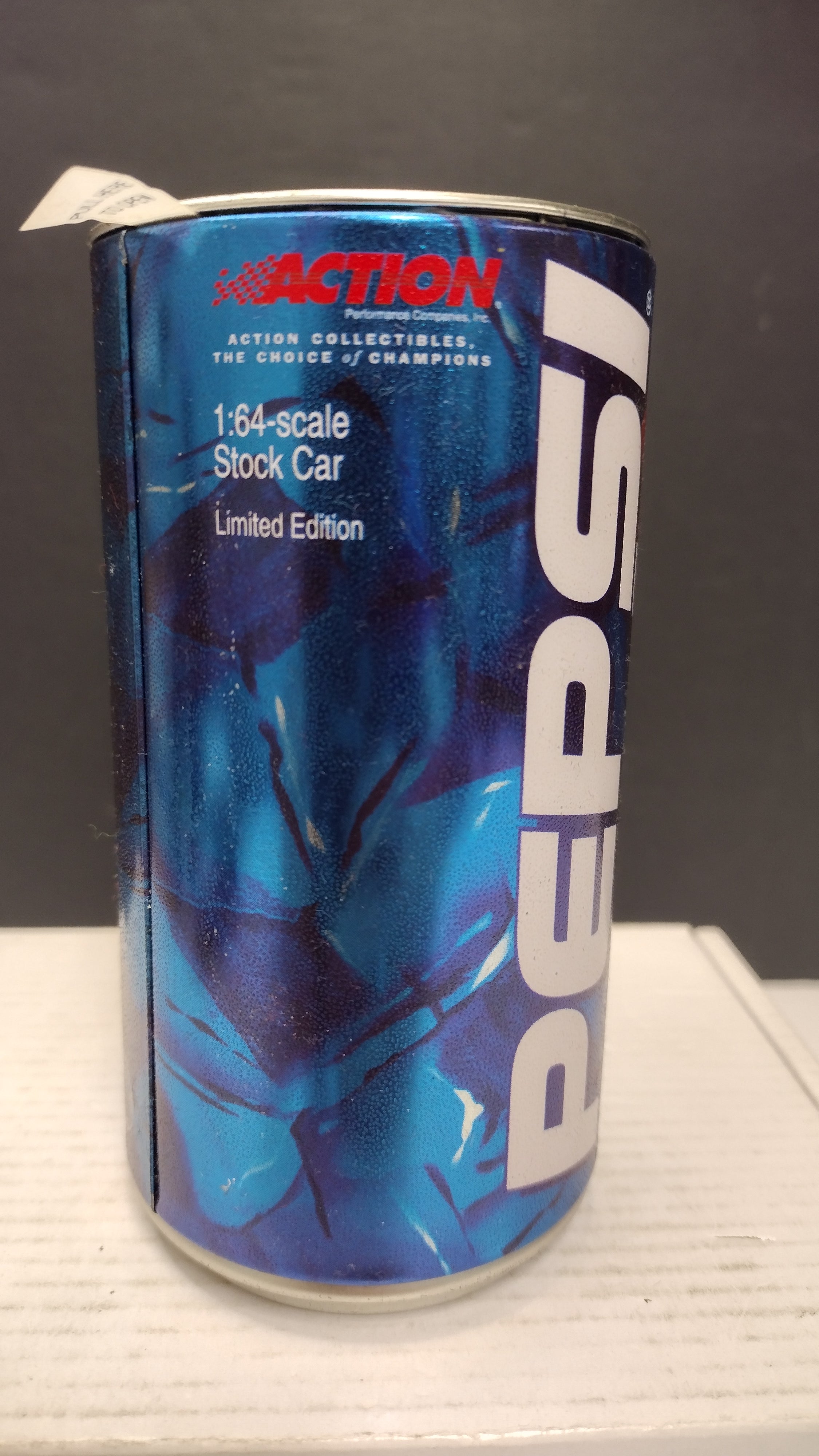 Action Racing 2002 Jeff Gordon #24 Pepsi Chevrolet Monte Carlo 1:64 Diecast in Collector's Can