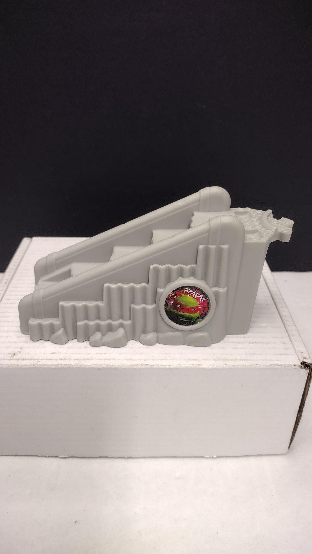 2013 McDonalds Happy Meal TMNT Raphael Fingerboard Ramp Steps