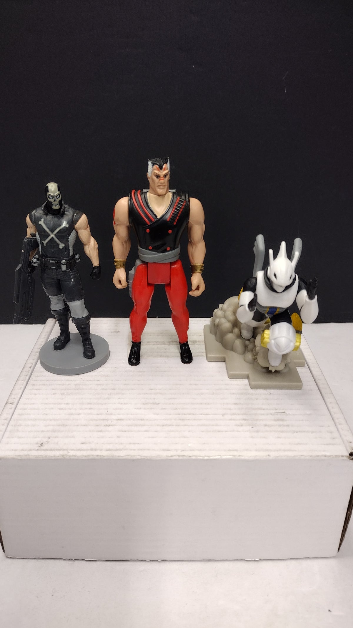 Lot of 3 Vintage Figures Marvel Crossbones- Robocop Headhunter- Tenya Iida
