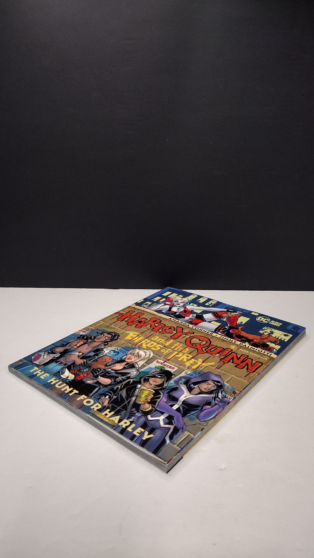 (MATURE) Harley Quinn & The Birds of Prey: The Hunt for Harley – Paperback New