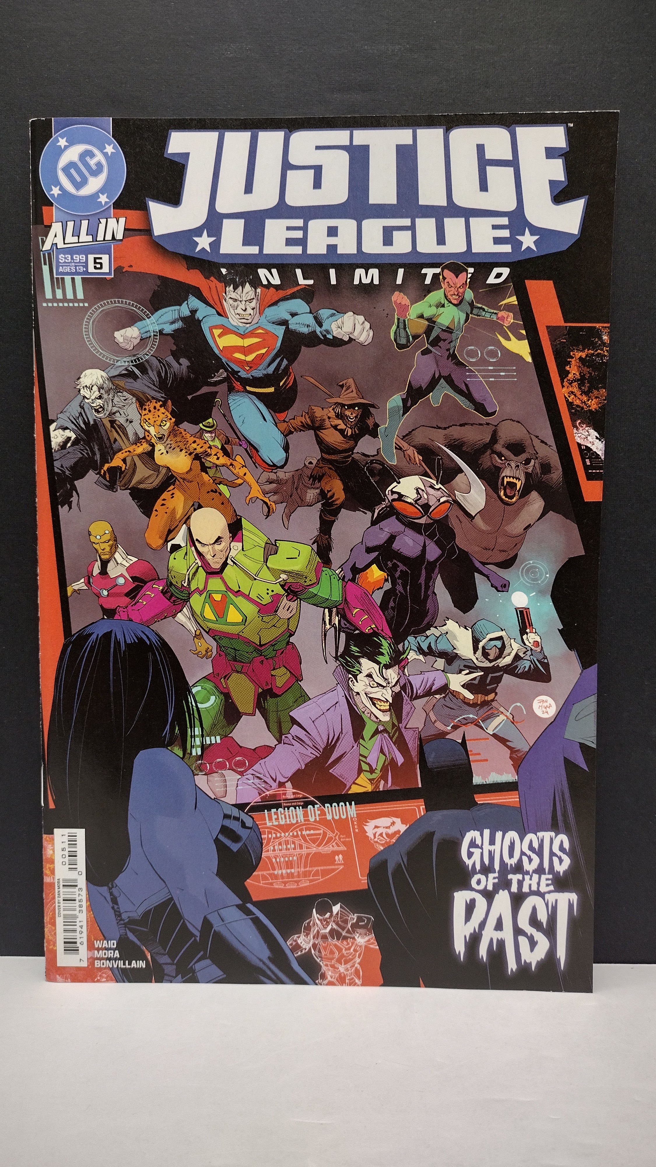 DC Comics Modern Era Lot – 5 Book Set - Lot I2 (Brand New / Unread)