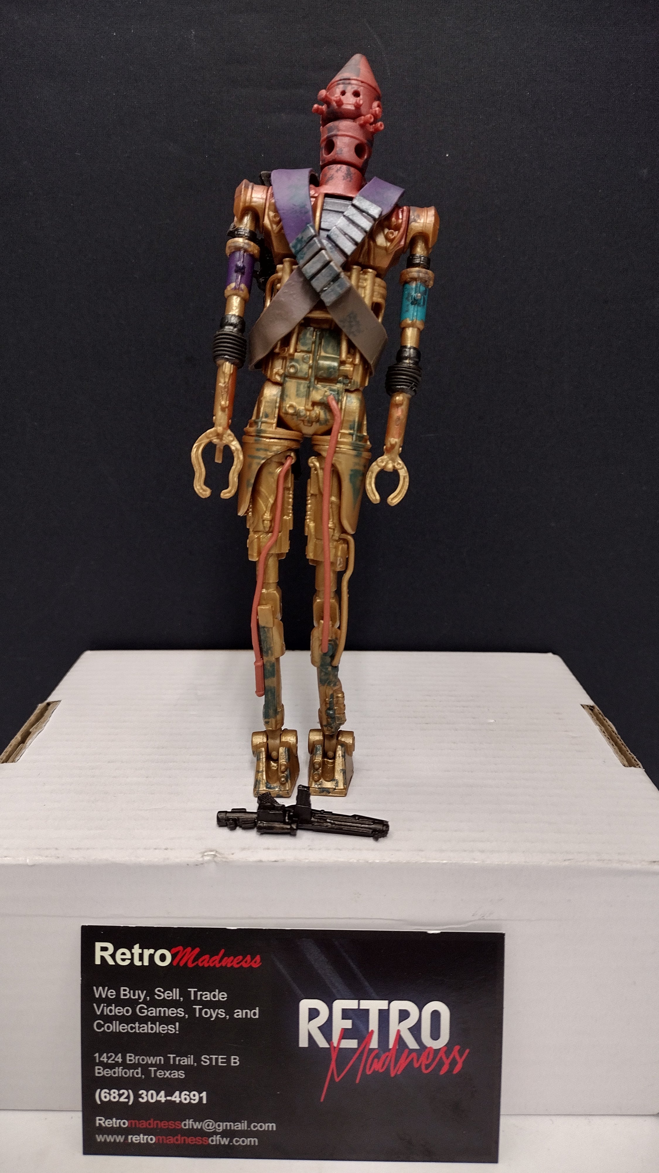 Star Wars The Black Series: IG-11 Action Figure – 6" Scale (The Mandalorian)