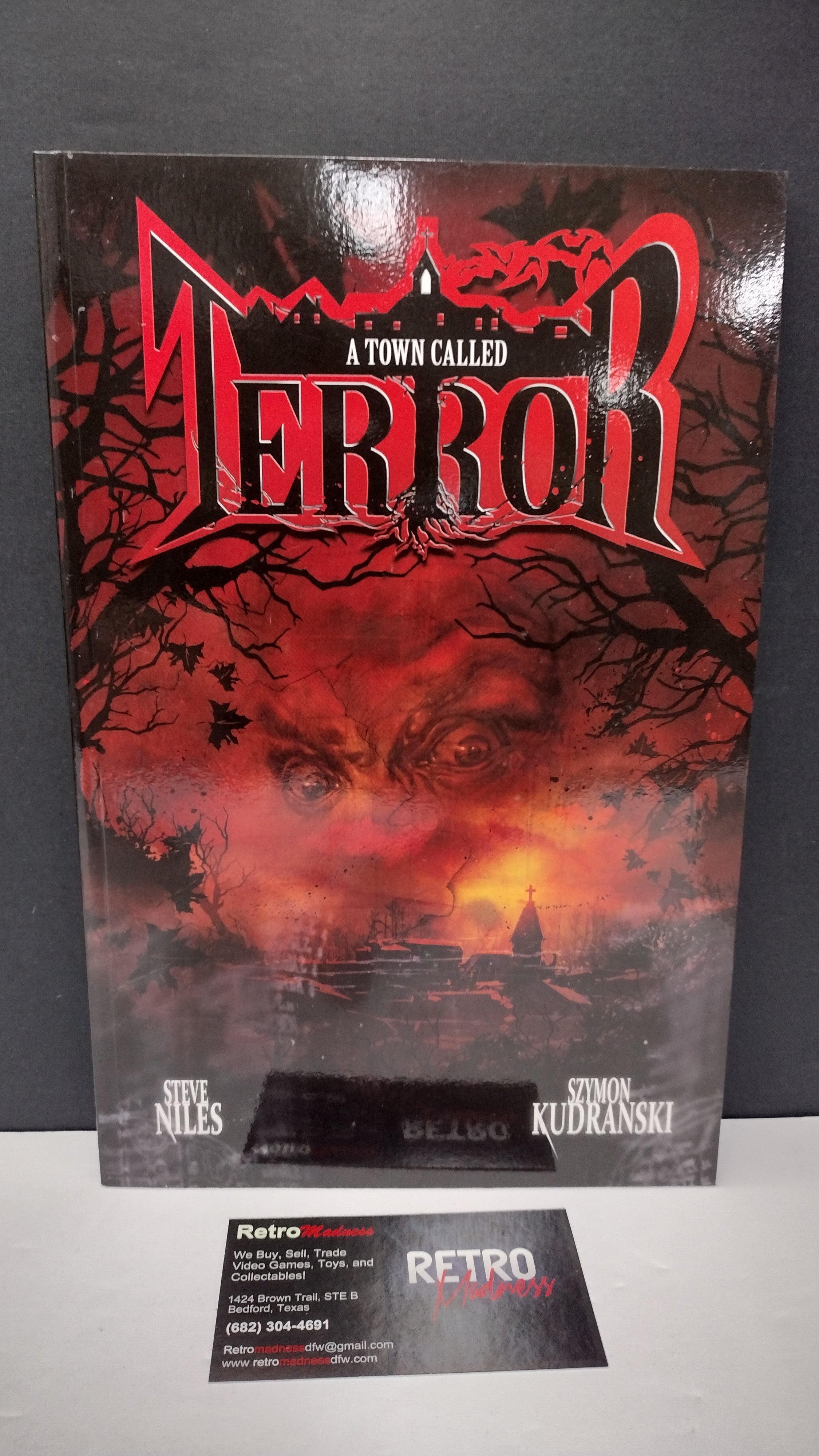 (MATURE) A Town Called Terror by Steve Niles – New Paperback