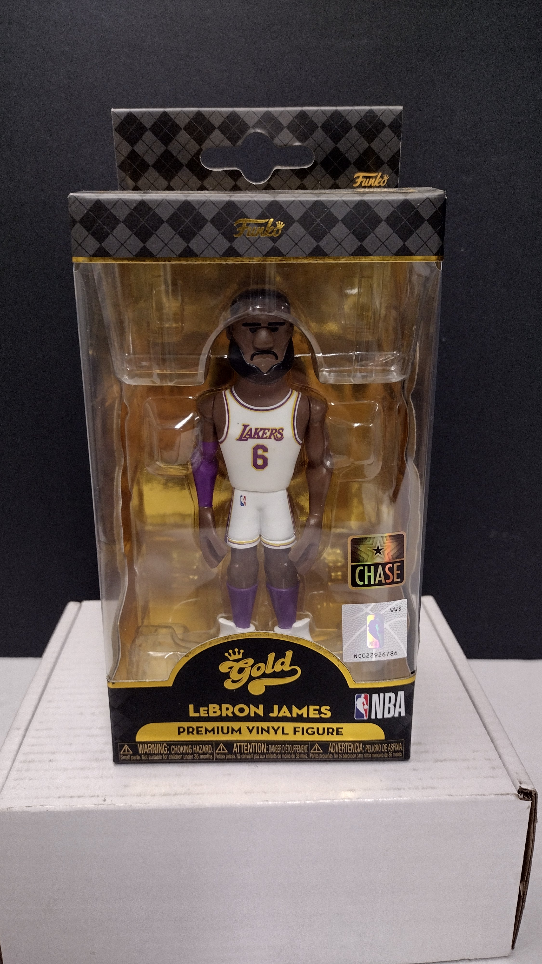 Funko GOLD LeBron James Los Angeles Lakers CHASE Variant Premium Vinyl Figure NIB