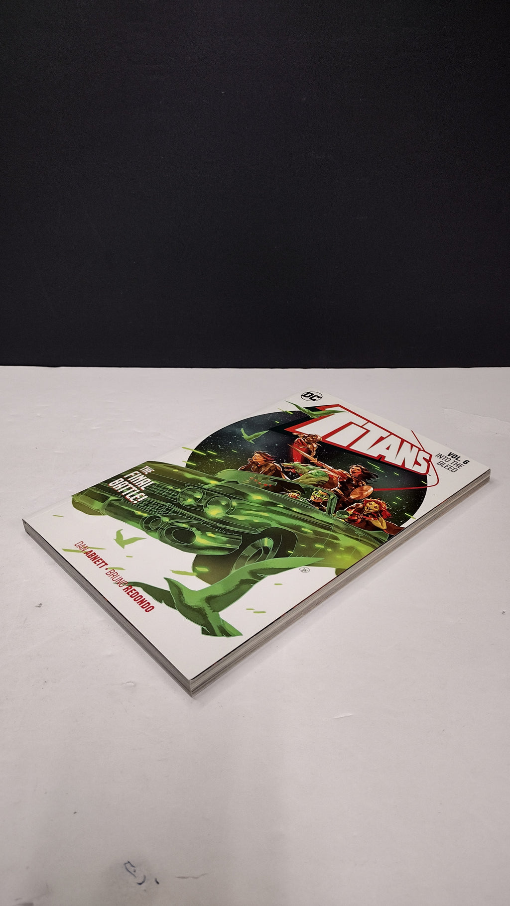 Titans Vol. 6: Into the Bleed by Dan Abnett – New Paperback