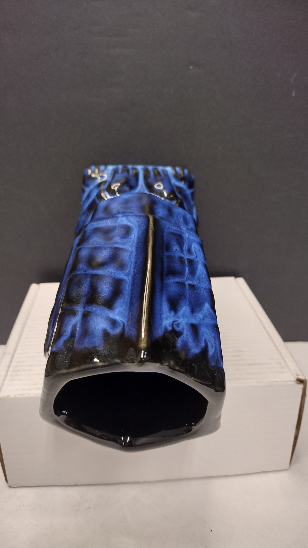 Mondo Tee-Kis Aliens Xenomorph Ceramic Tiki Mug (Blue Glaze Edition - 2017 Release, Unused in Box)