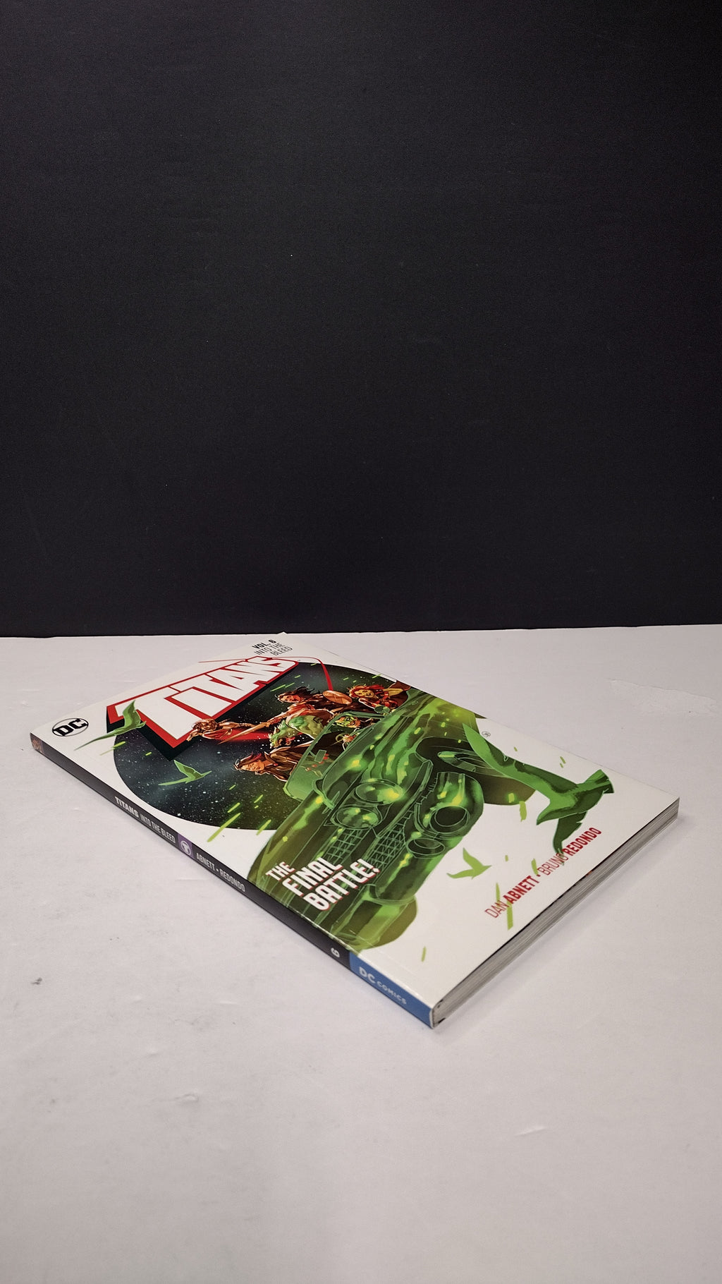 Titans Vol. 6: Into the Bleed by Dan Abnett – New Paperback
