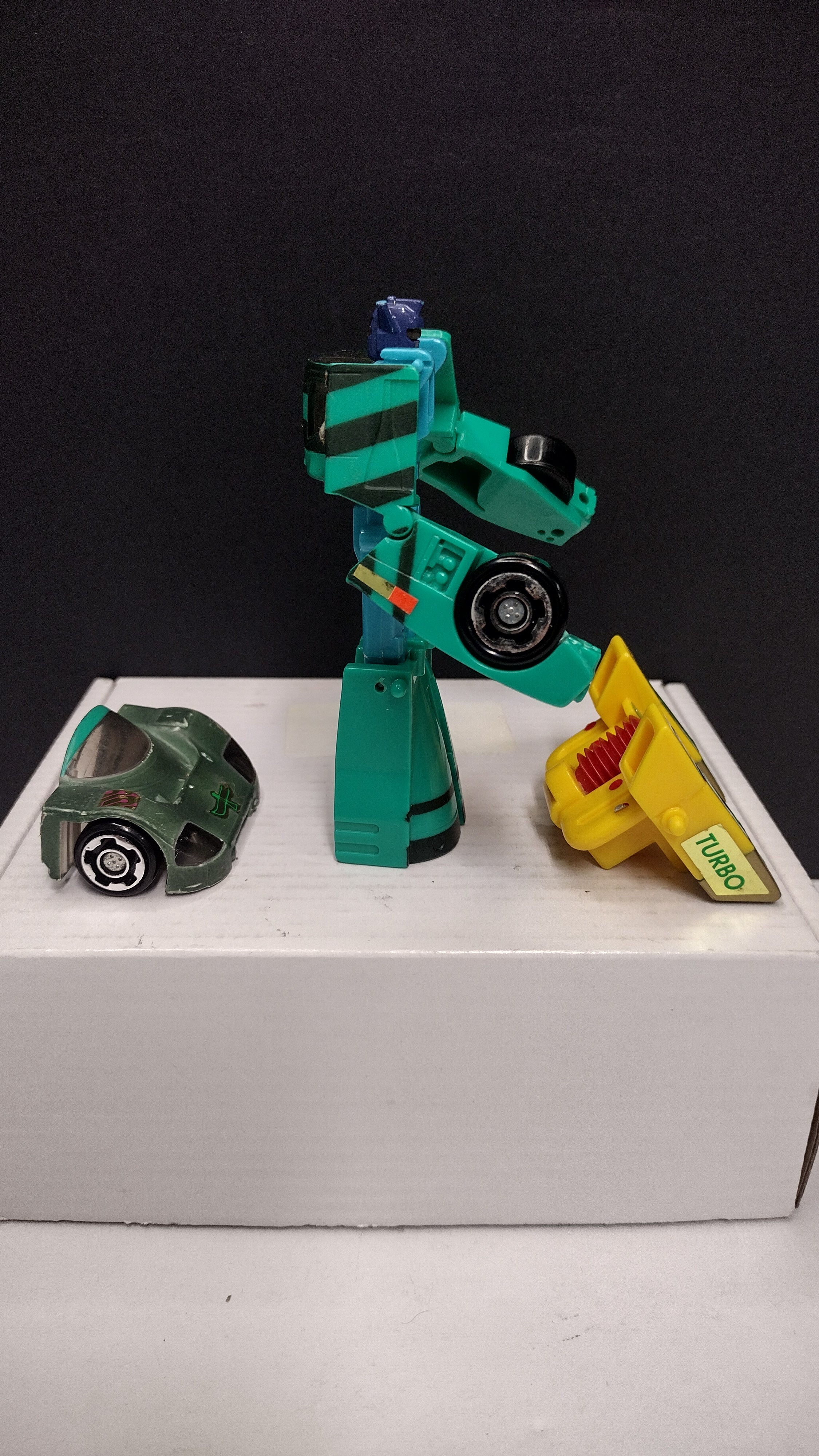 Vintage 1993 G2 Transformers: Color Changers Drench Action Figure – Loose & Complete (Front Plate Hinge Issue / Played-With Condition)