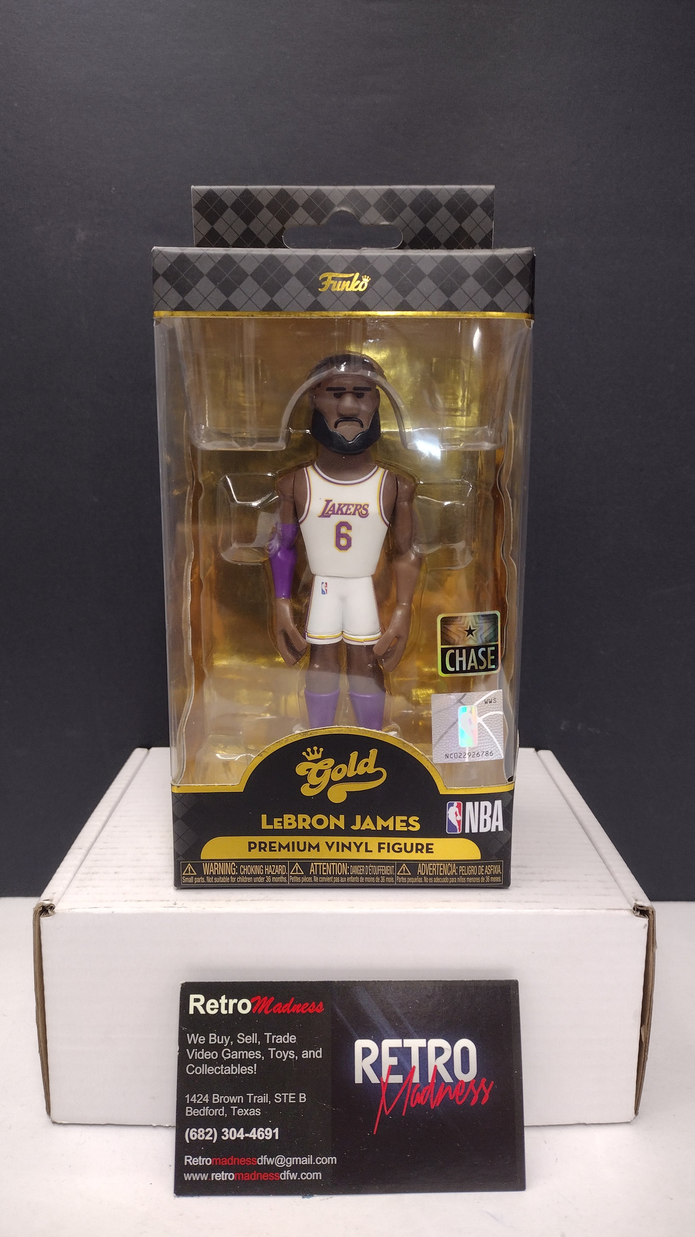 Funko GOLD LeBron James Los Angeles Lakers CHASE Variant Premium Vinyl Figure NIB