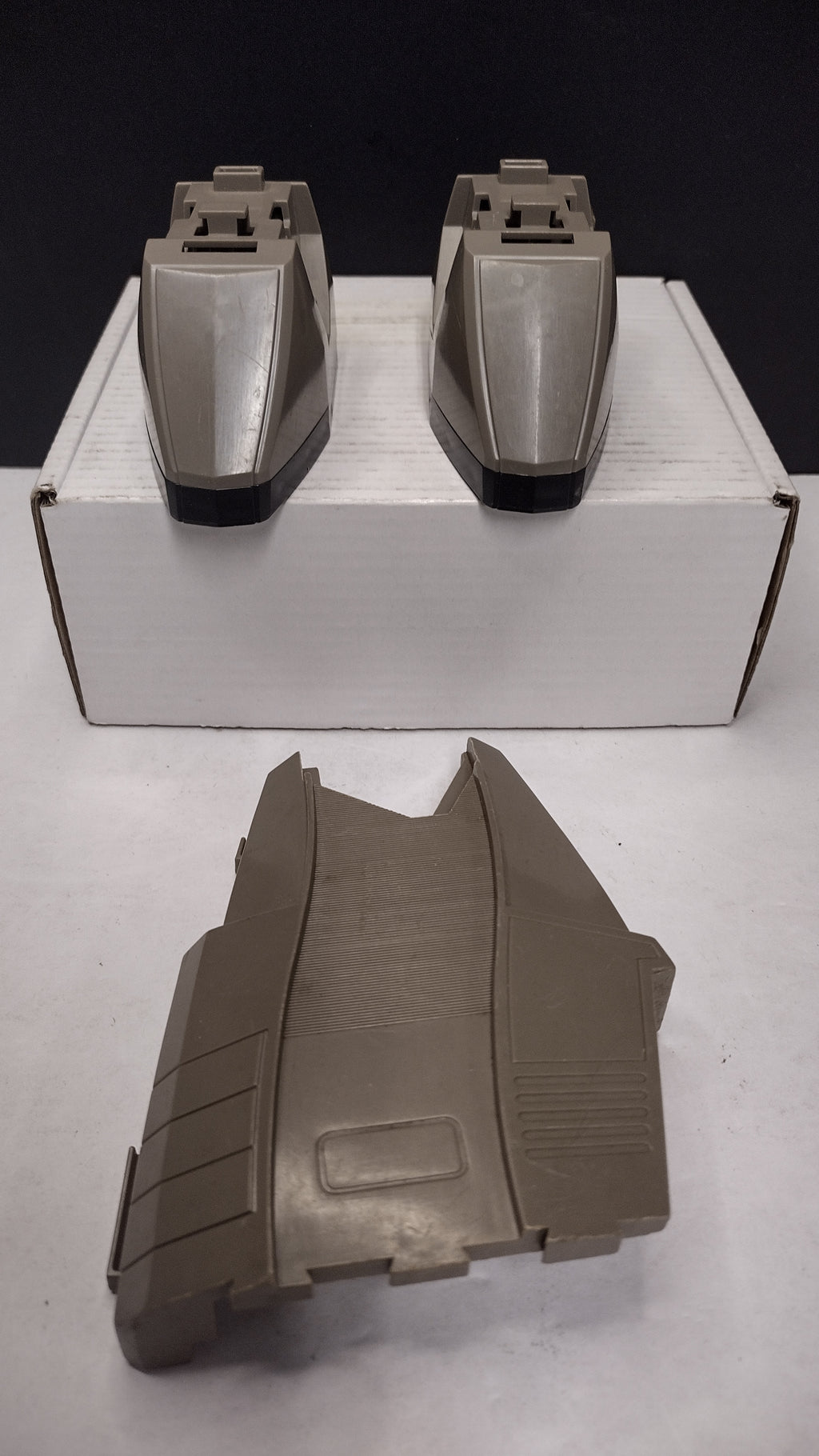 Vintage 1985 Hasbro Transformers G1 Omega Supreme Parts Lot (2 Feet & Lower Leg Section)