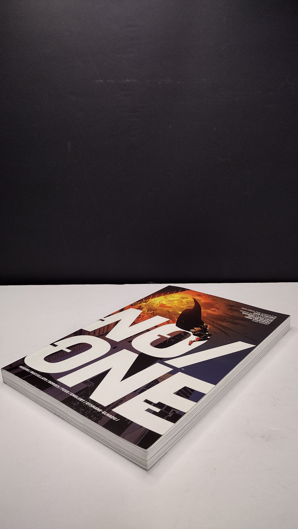 (MATURE) NO/ONE Vol. 1 by Kyle Higgins, Brian Buccellato & Geraldo Borges - Paperback