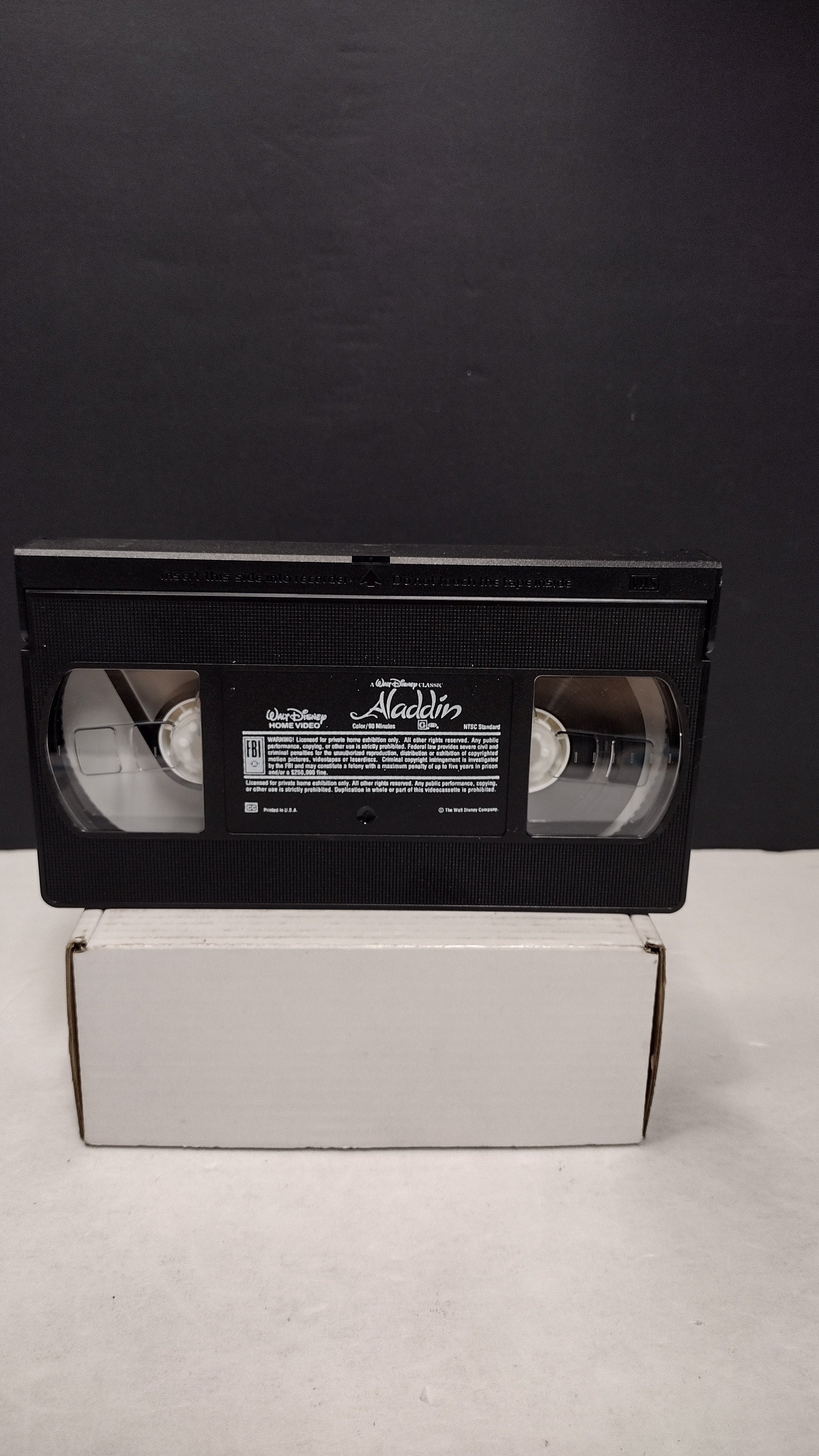 Vintage 1993 Disney Aladdin VHS Tape (Black Diamond The Classics Collection #1662 - Clamshell Case)
