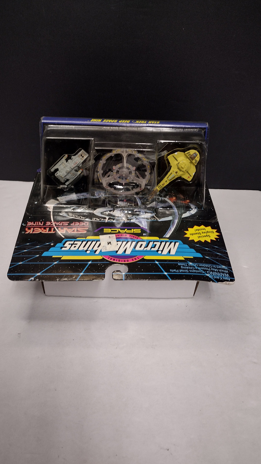 Vintage Micro Machines Star Trek Deep Space Nine #65825 ( Bubble damage)