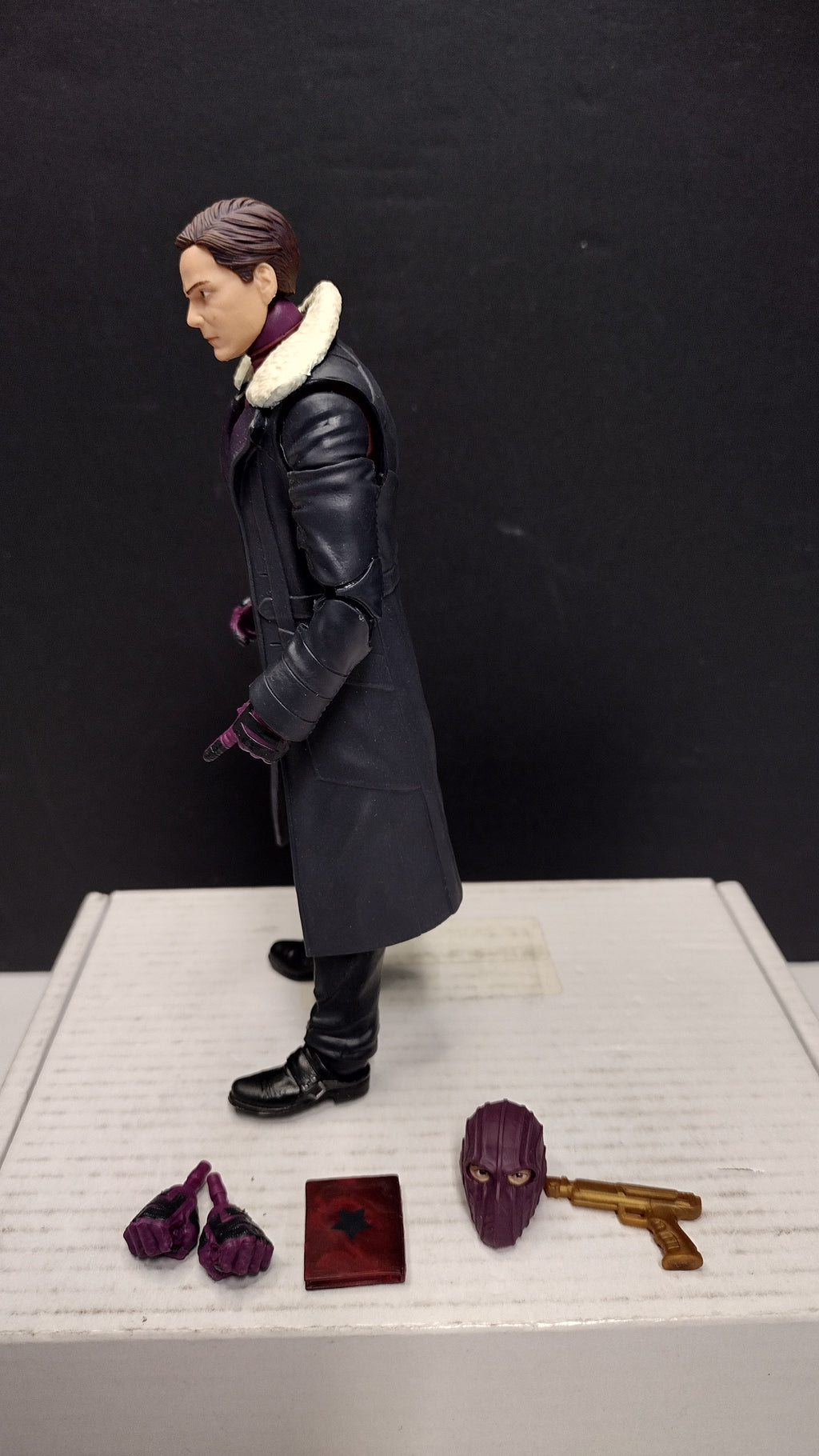 Marvel Legends Series MCU Baron Zemo 6-Inch Action Figure (Hasbro - Loose w/ Alternate Head, Hands, Tablet & Gold Gun)
