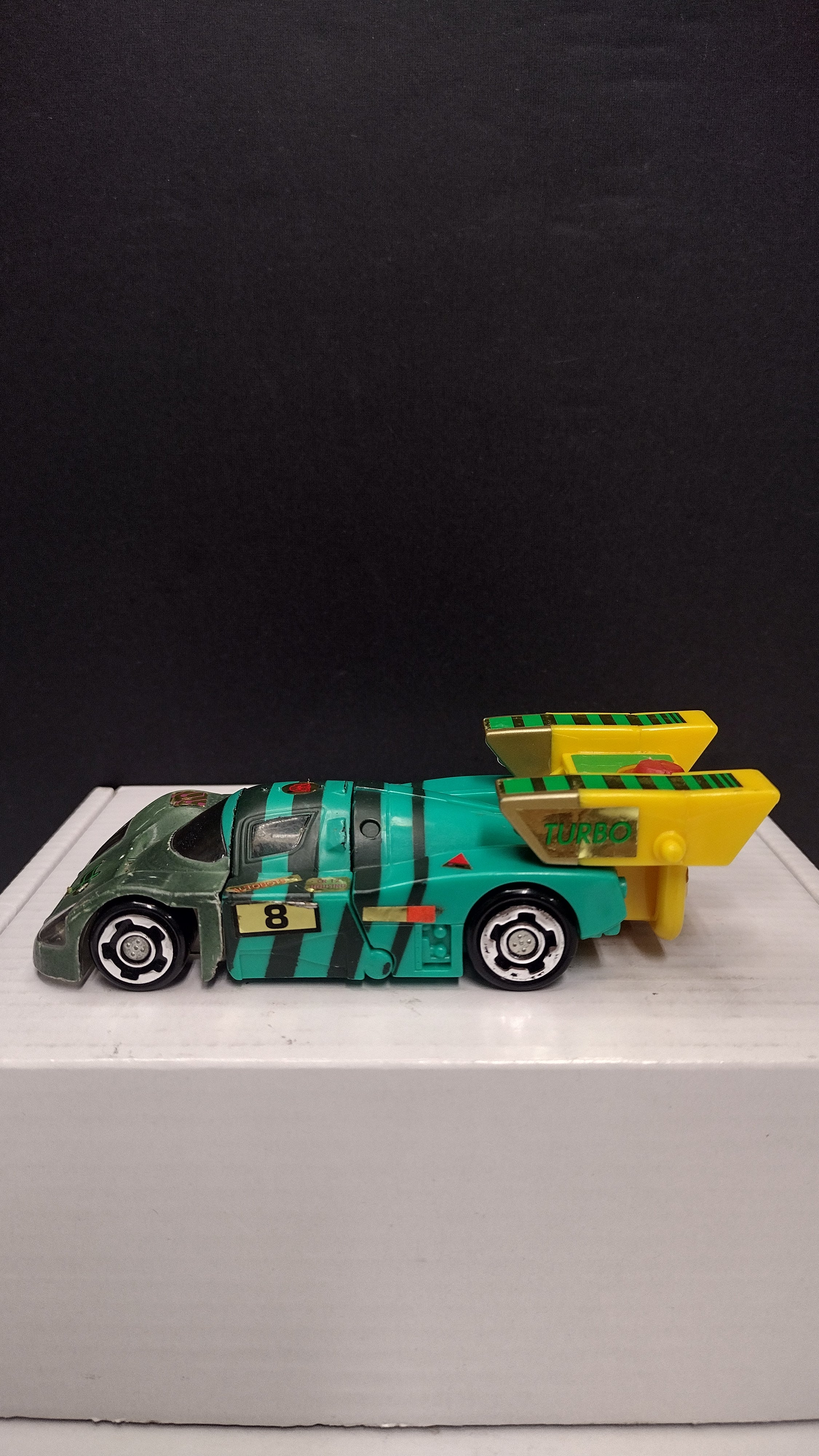 Vintage 1993 G2 Transformers: Color Changers Drench Action Figure – Loose & Complete (Front Plate Hinge Issue / Played-With Condition)