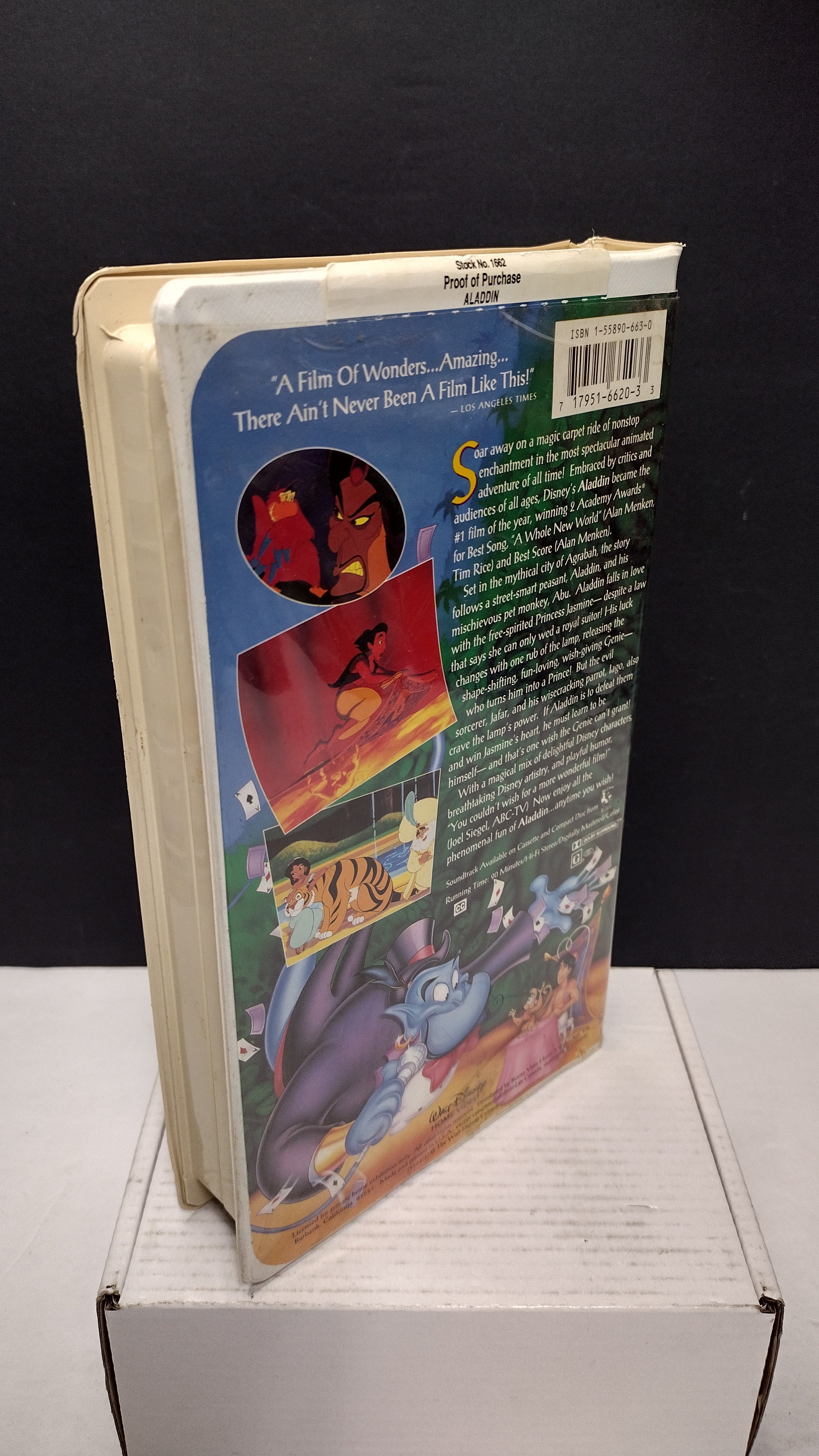 Vintage 1993 Disney Aladdin VHS Tape (Black Diamond The Classics Collection #1662 - Clamshell Case)