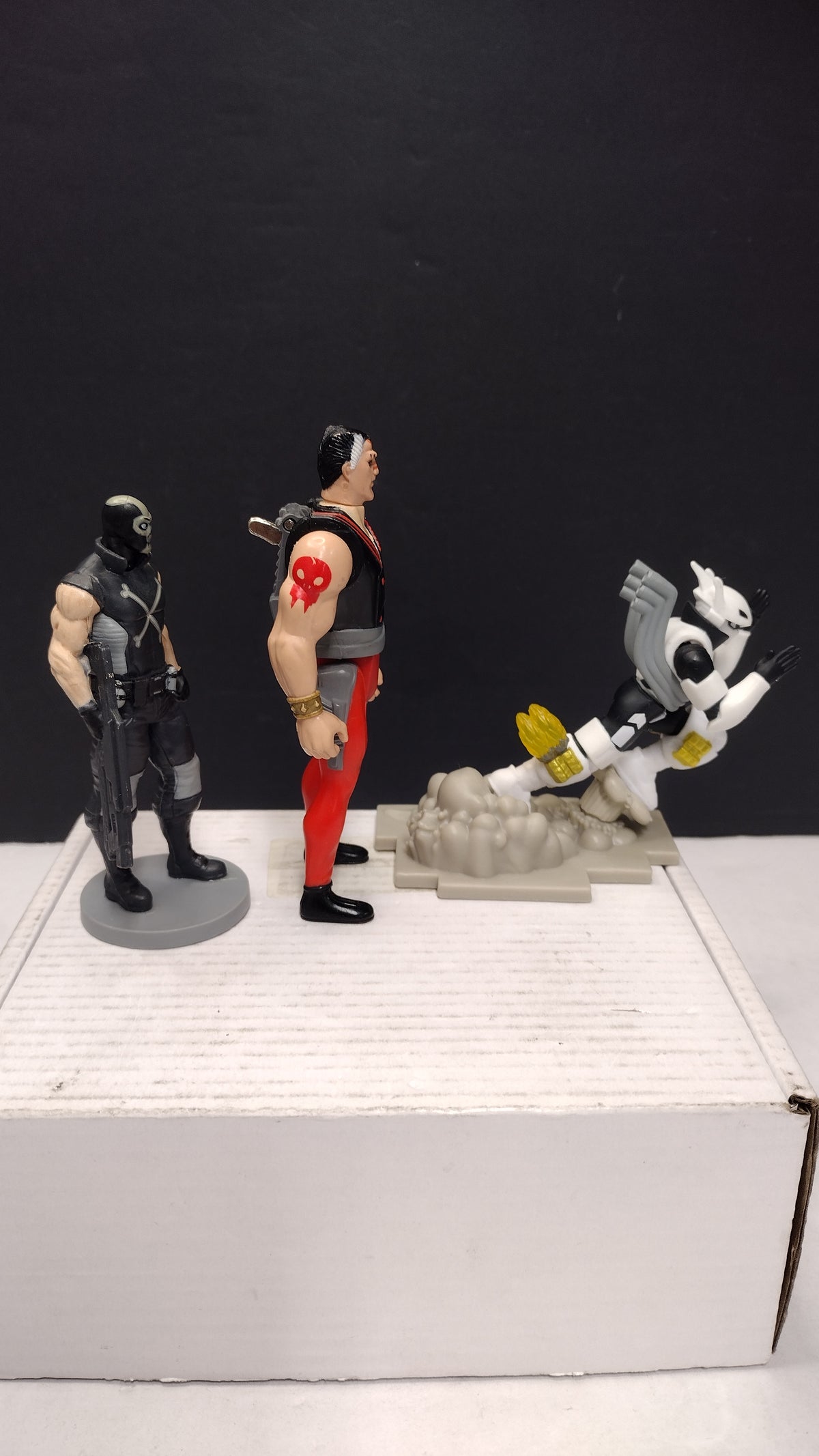 Lot of 3 Vintage Figures Marvel Crossbones- Robocop Headhunter- Tenya Iida