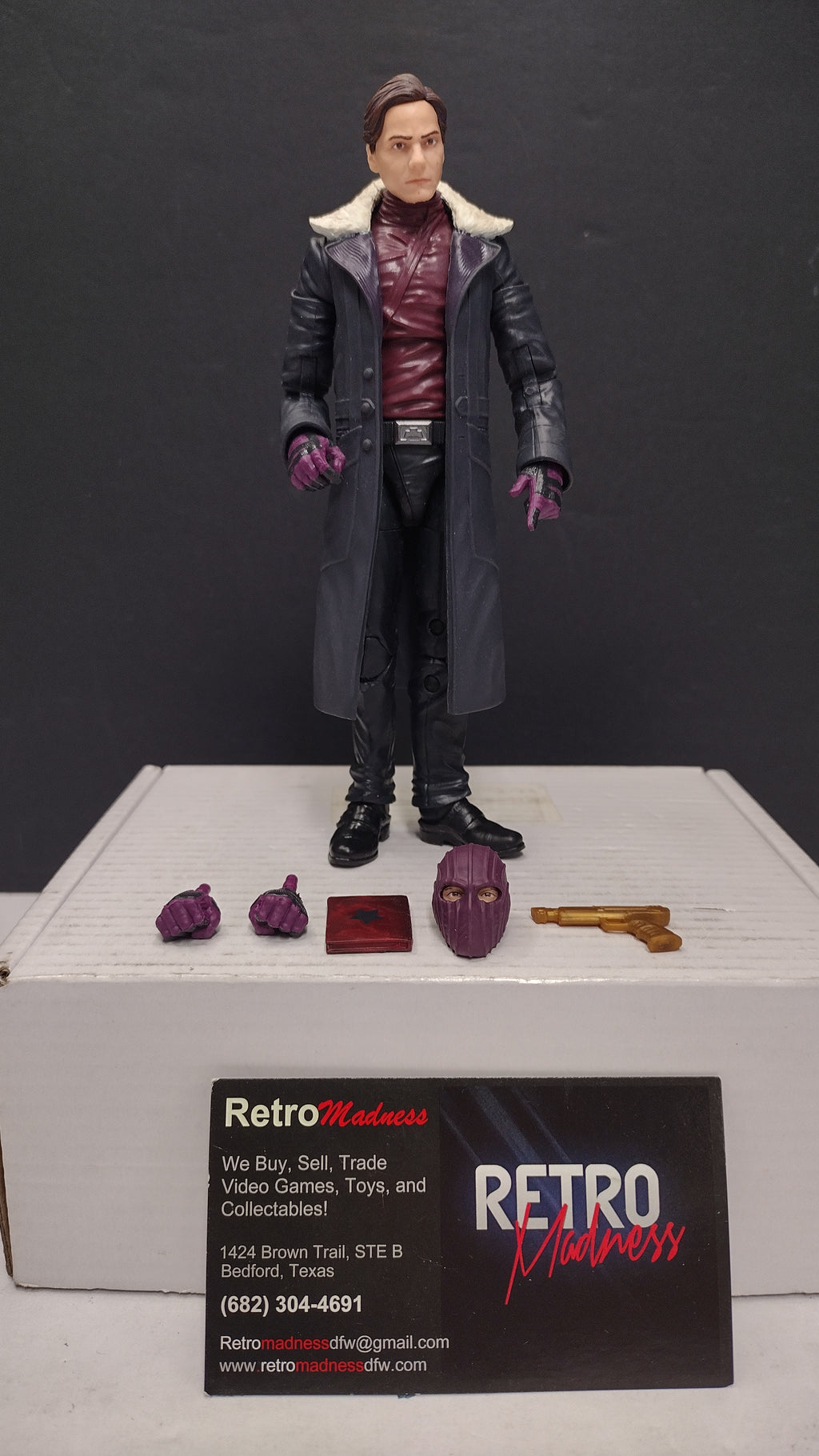 Marvel Legends Series MCU Baron Zemo 6-Inch Action Figure (Hasbro - Loose w/ Alternate Head, Hands, Tablet & Gold Gun)