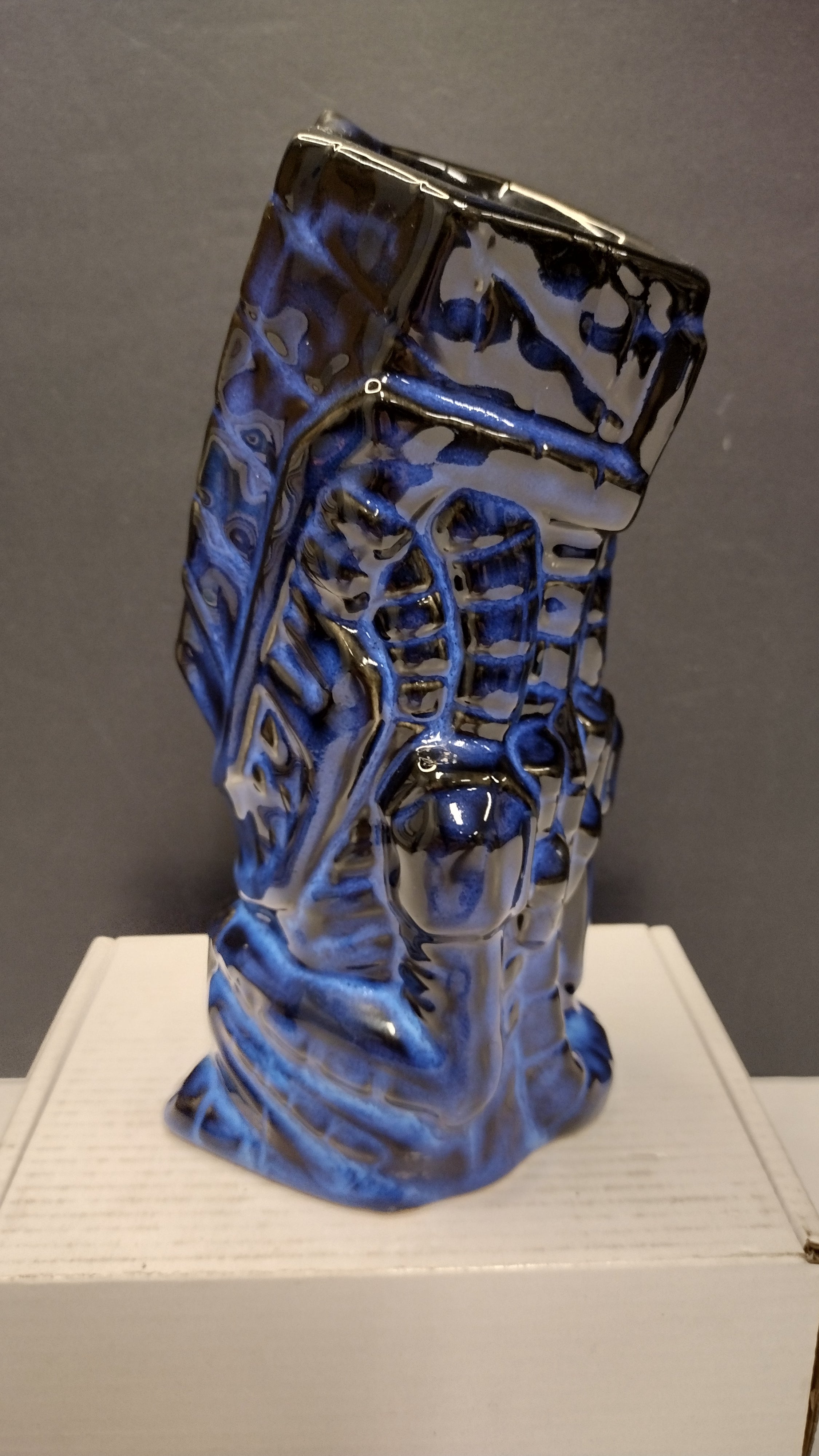 Mondo Tee-Kis Aliens Xenomorph Ceramic Tiki Mug (Blue Glaze Edition - 2017 Release, Unused in Box)