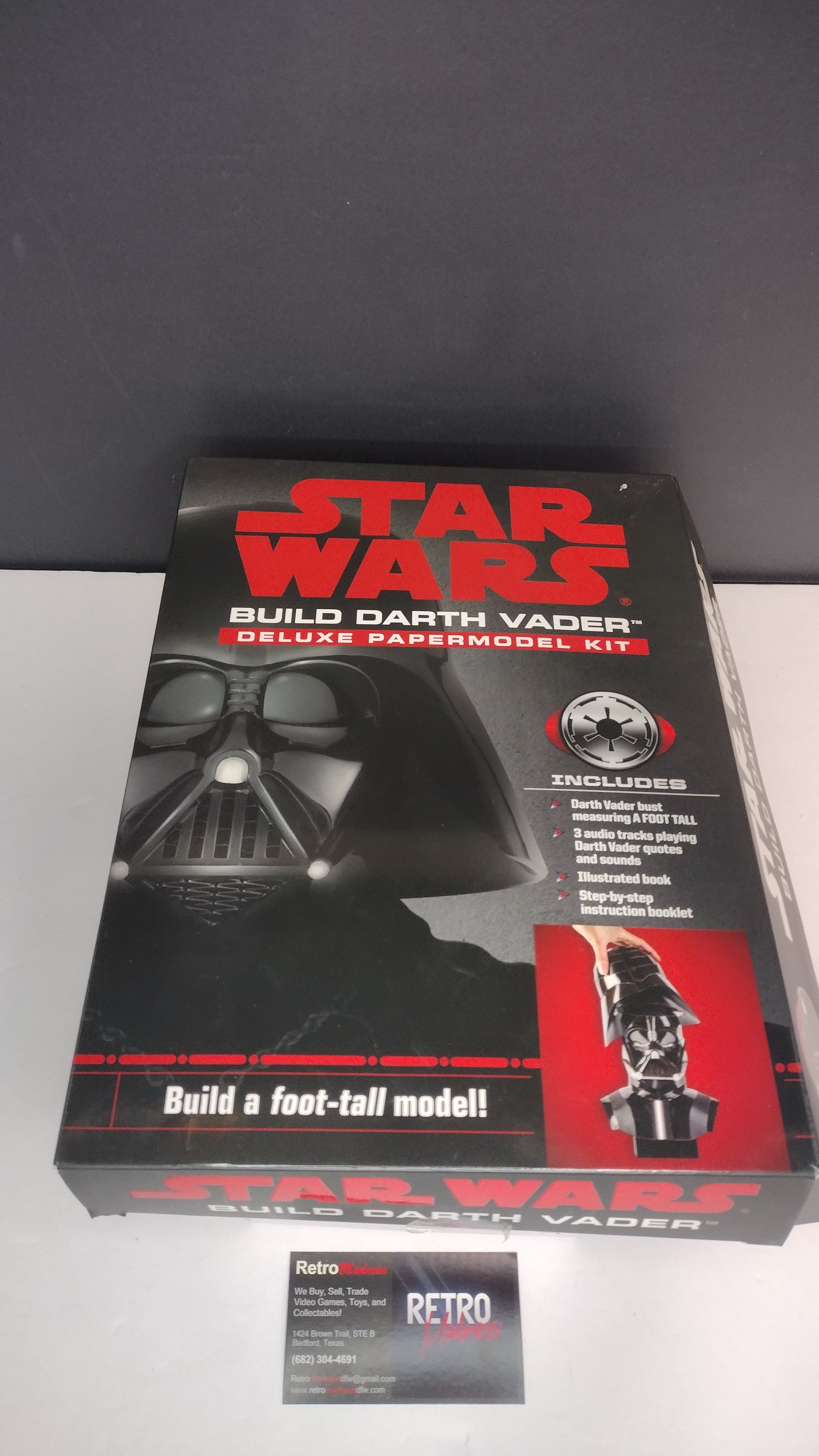 Star Wars: Build Darth Vader – Deluxe Paper Model Kit