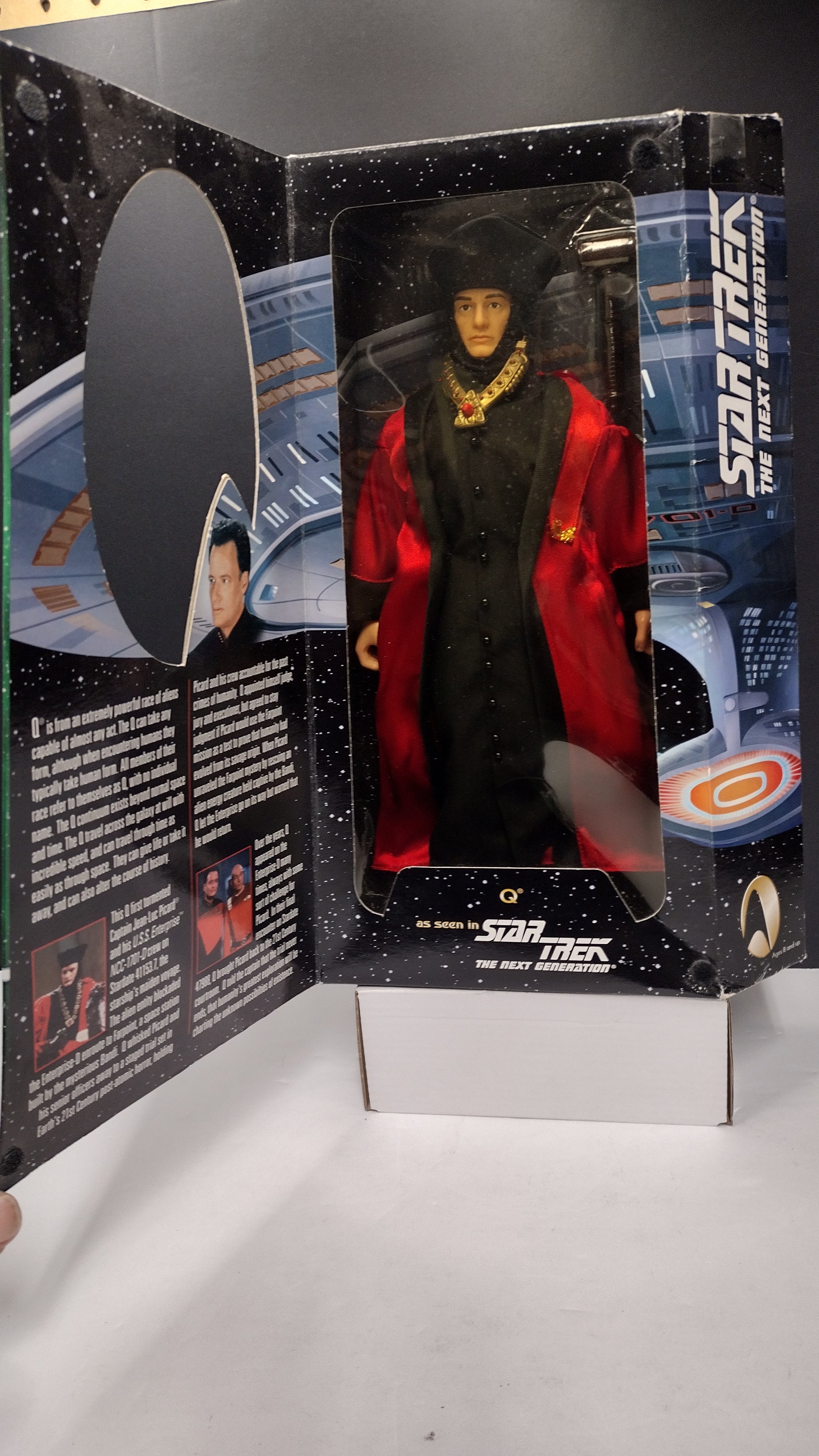 Star Trek: TNG Q (Aliens and Adversaries Edition) 12" Figure