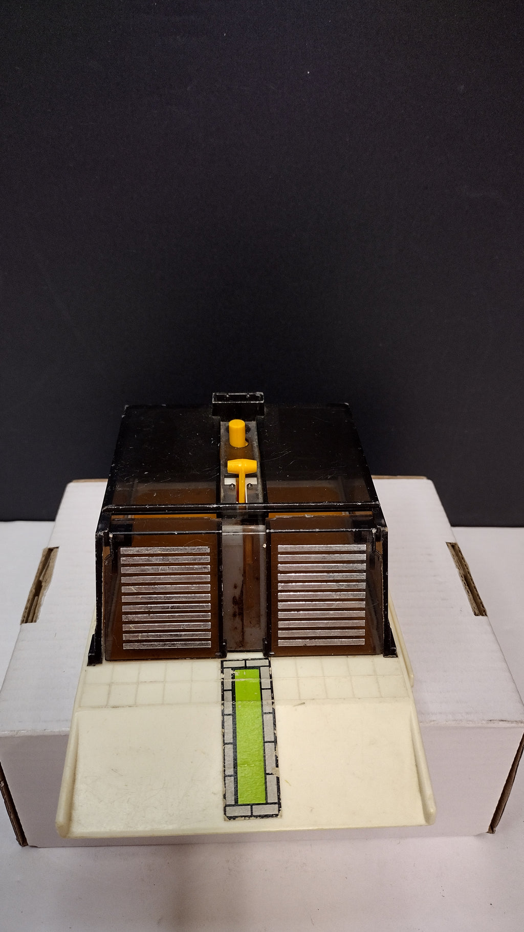 Vintage Tomy Pocket Car Garage Playset with Ramp – Incomplete/Parts