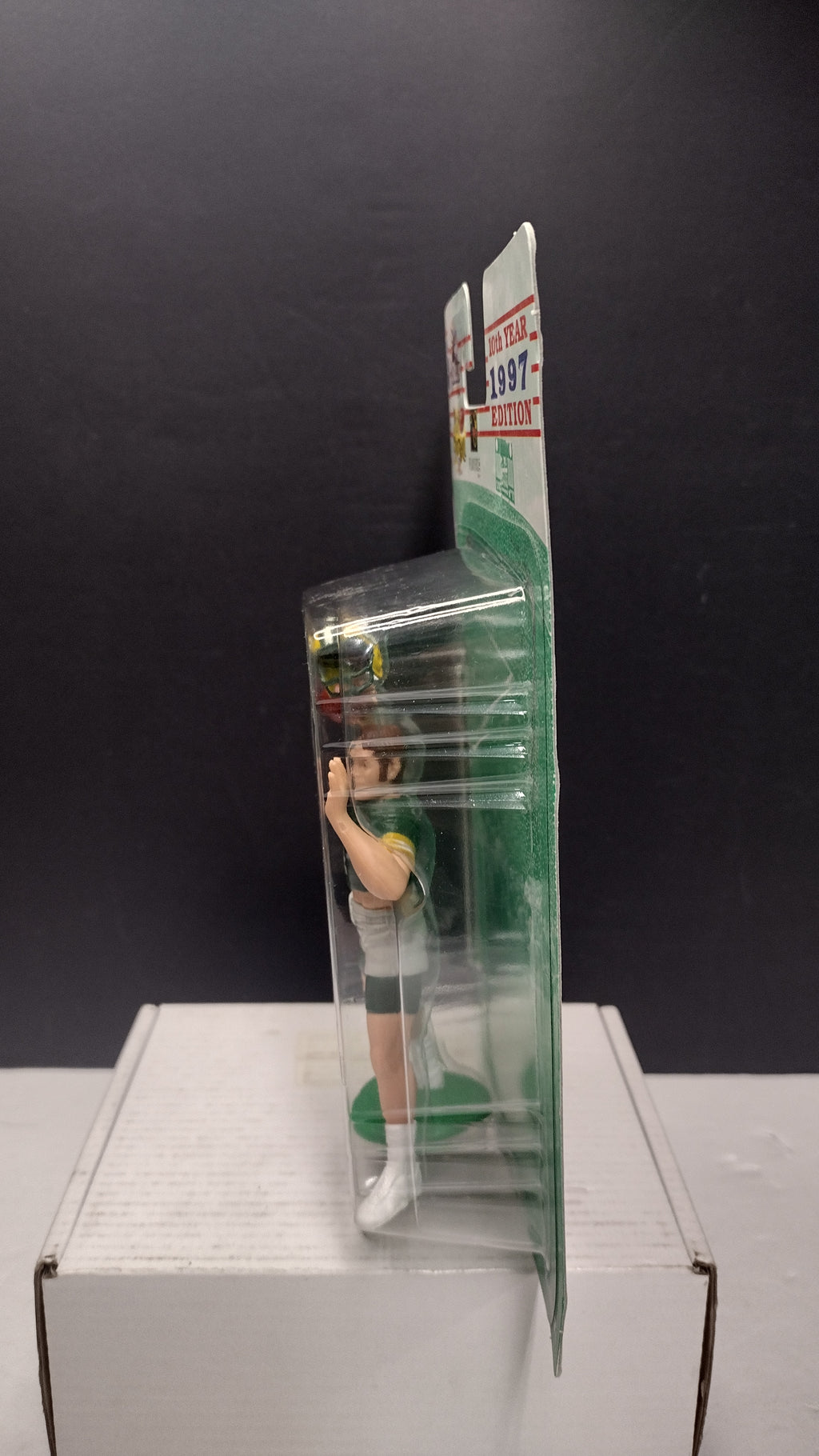 Vintage 1997 Starting Lineup NFL Football Figures Jerry Rice & Brett Favre 2-Pack (Kenner - Sealed on Card / Yellowed Bubble)