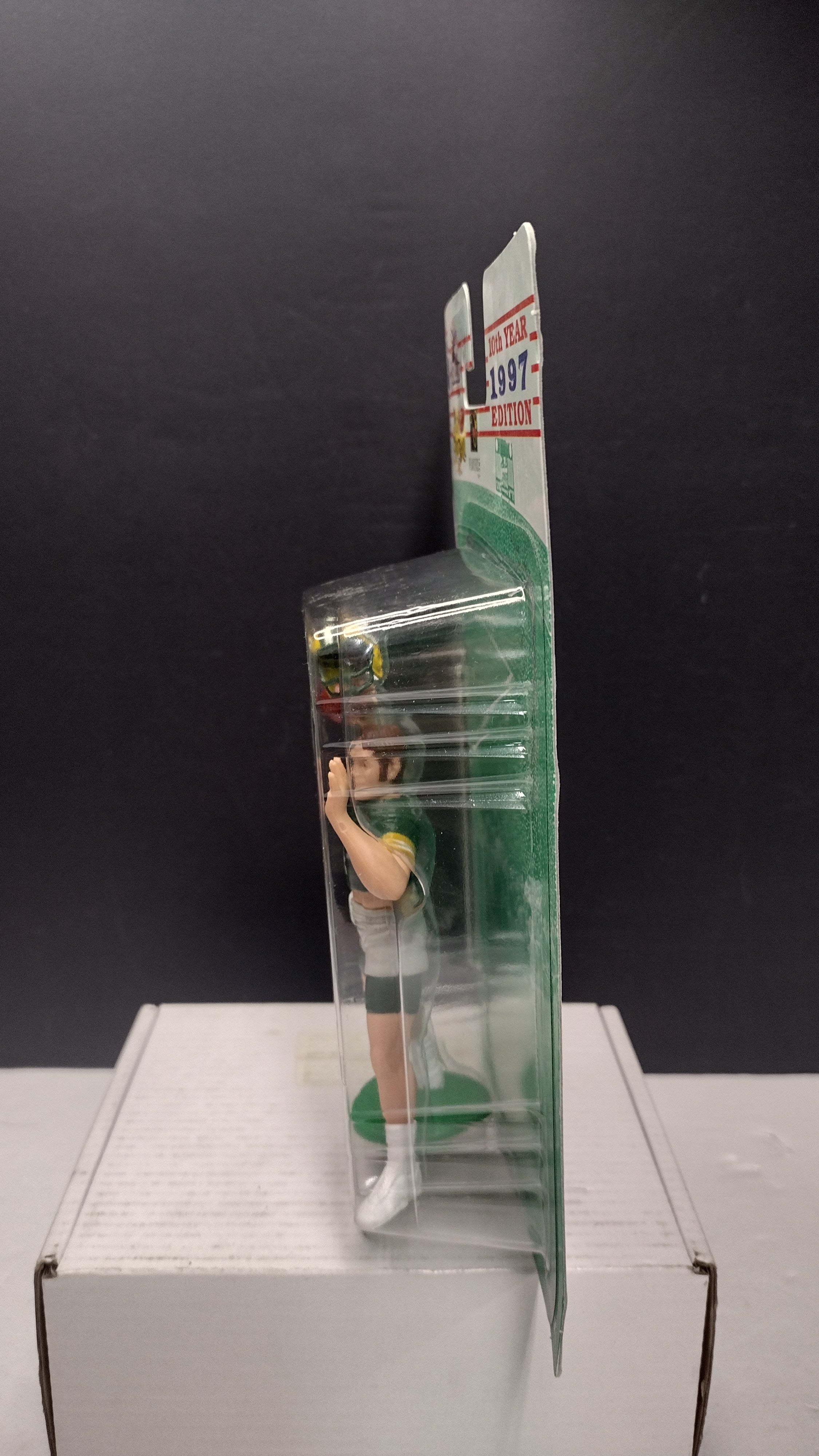 Vintage 1997 Starting Lineup NFL Football Figures Jerry Rice & Brett Favre 2-Pack (Kenner - Sealed on Card / Yellowed Bubble)