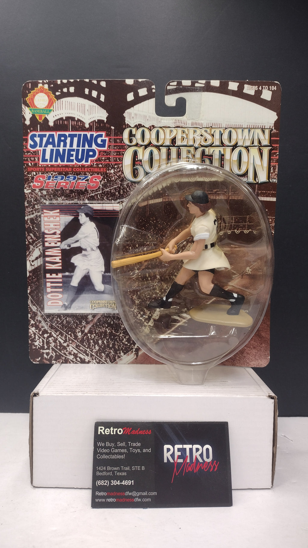 Vintage 1997 Cooperstown Collection Starting Lineup Dottie Kamenshek Figure (Kenner AAGPBL - Sealed on Card / Great Condition)