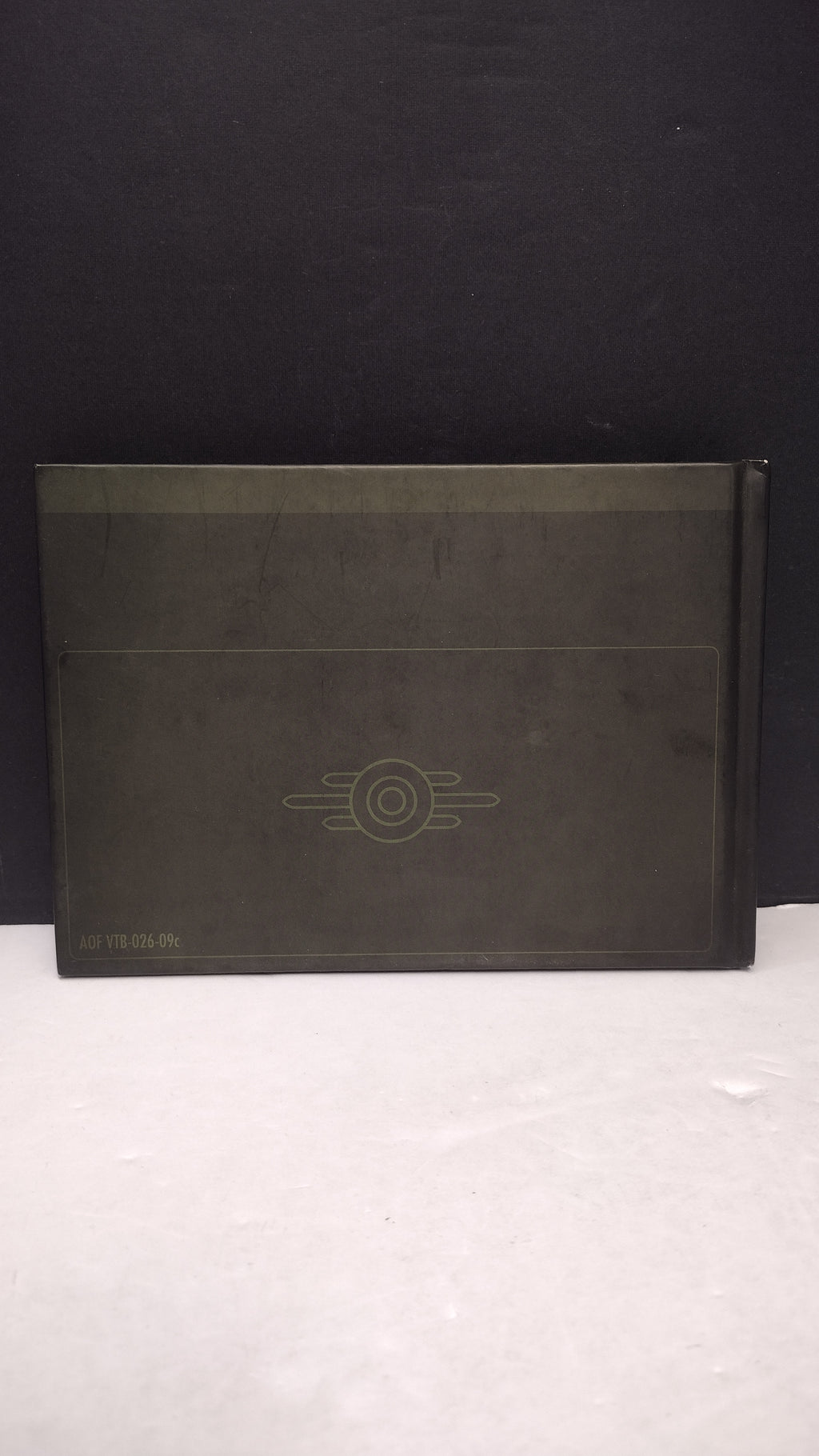 The Art of Fallout 3 VDSG Hardcover Art Book Vault 101 Archive Room