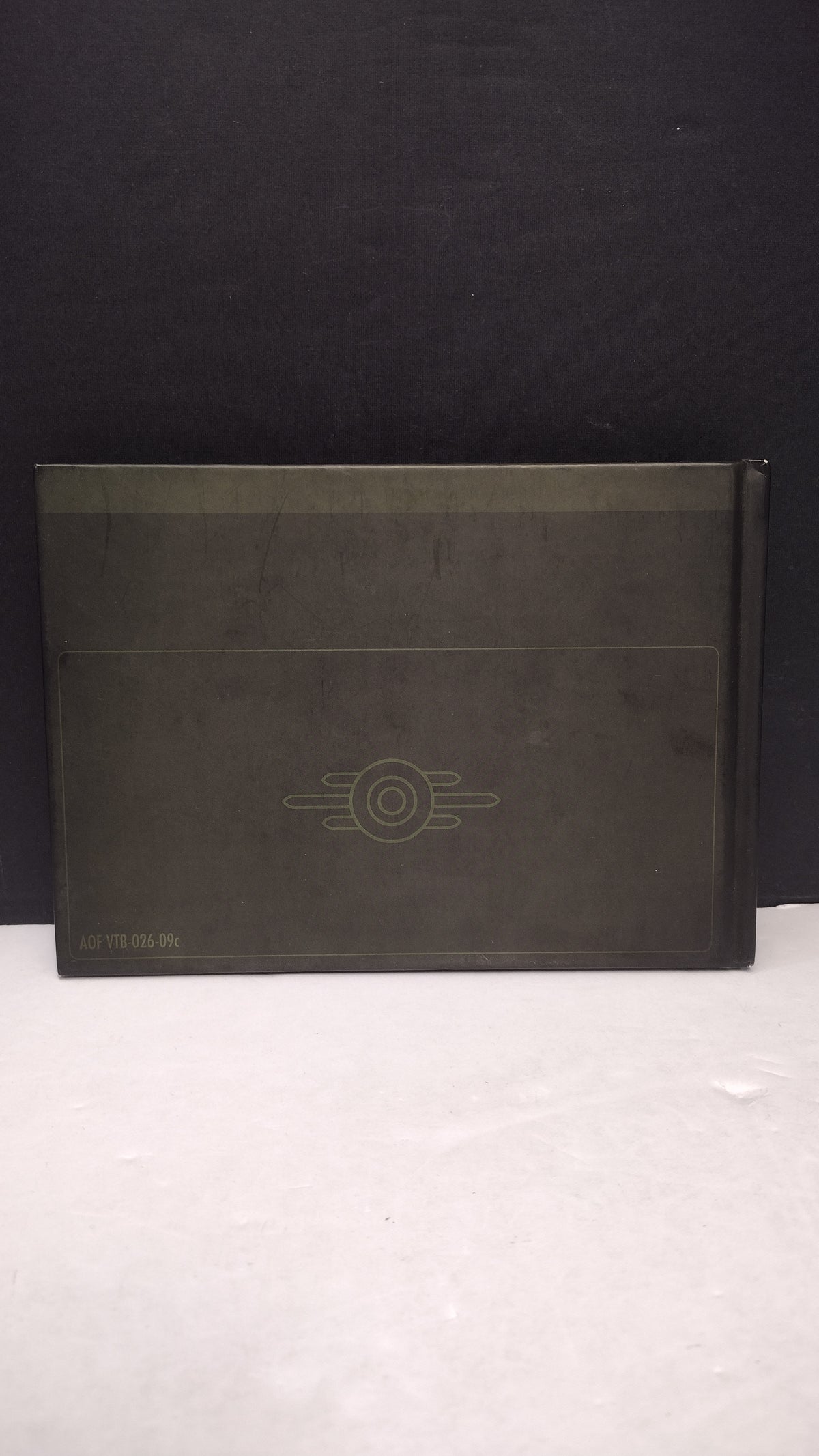 The Art of Fallout 3 VDSG Hardcover Art Book Vault 101 Archive Room