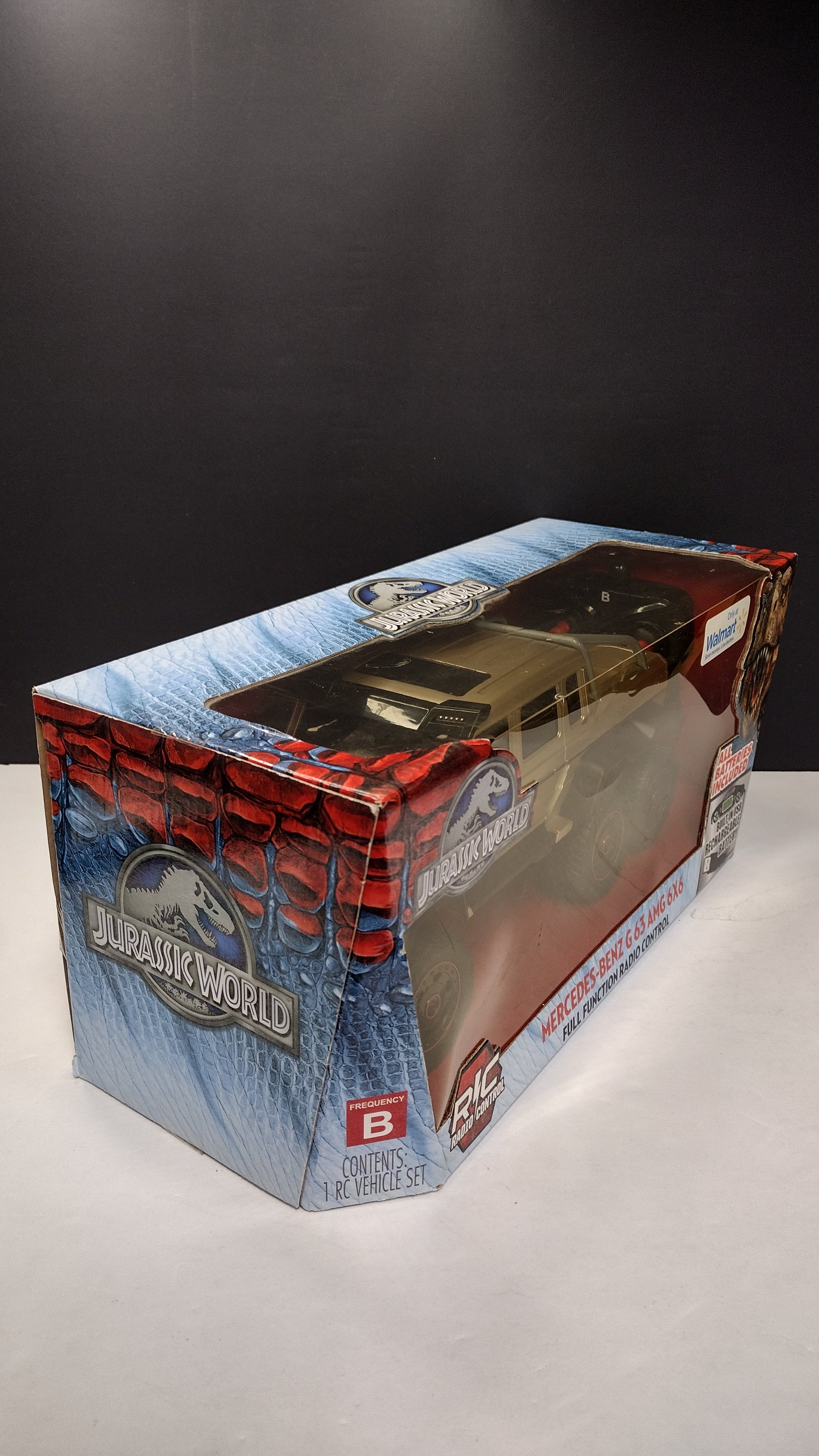 Jada Toys Jurassic World Mercedes-Benz G63 AMG 6x6 Die-Cast Truck (1:24 Scale) — RARE!