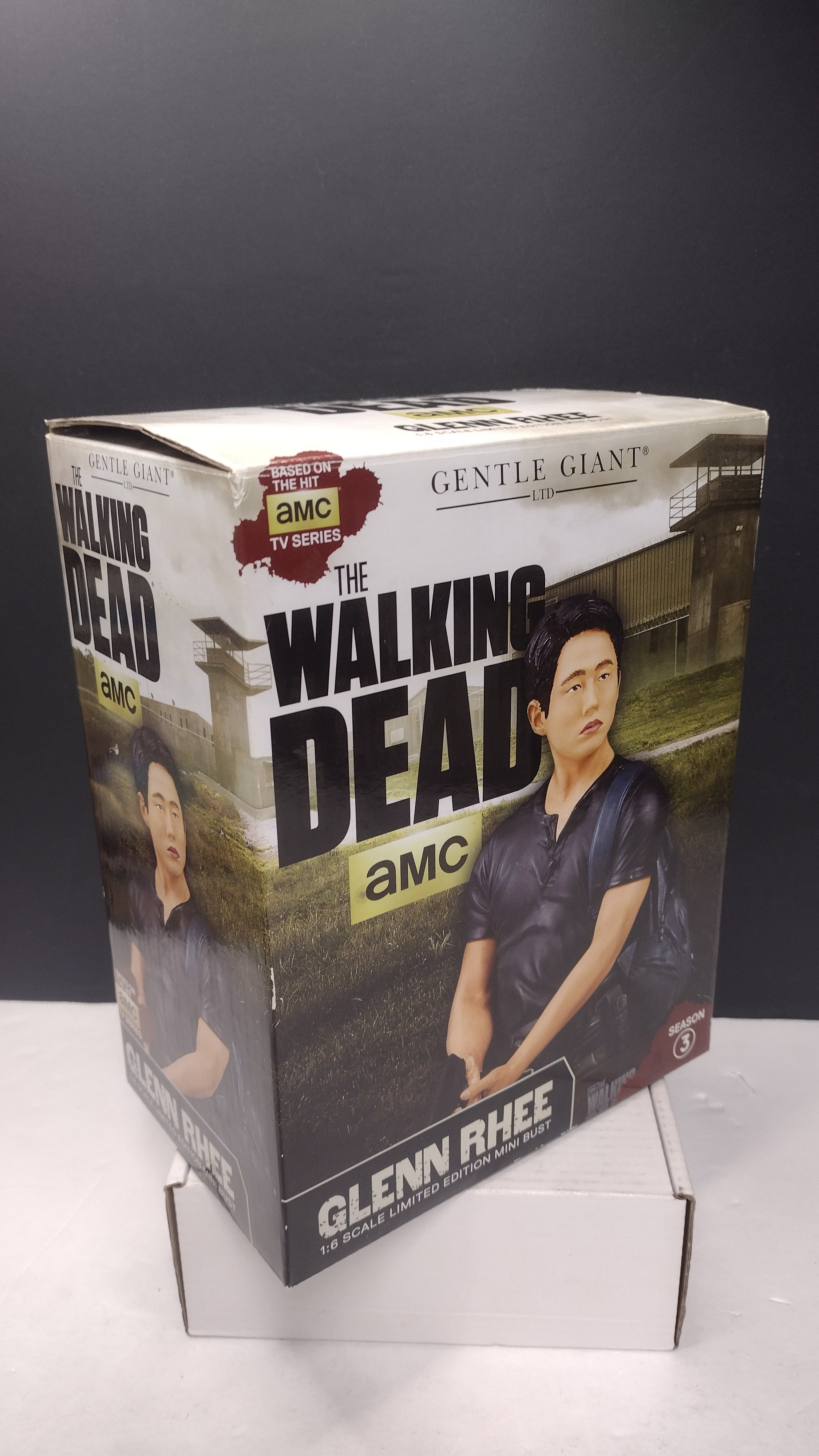 2015 Gentle Giant The Walking Dead Glenn Rhee Limited Edition Mini Bust Statue #106 (Open Box / Great Condition)
