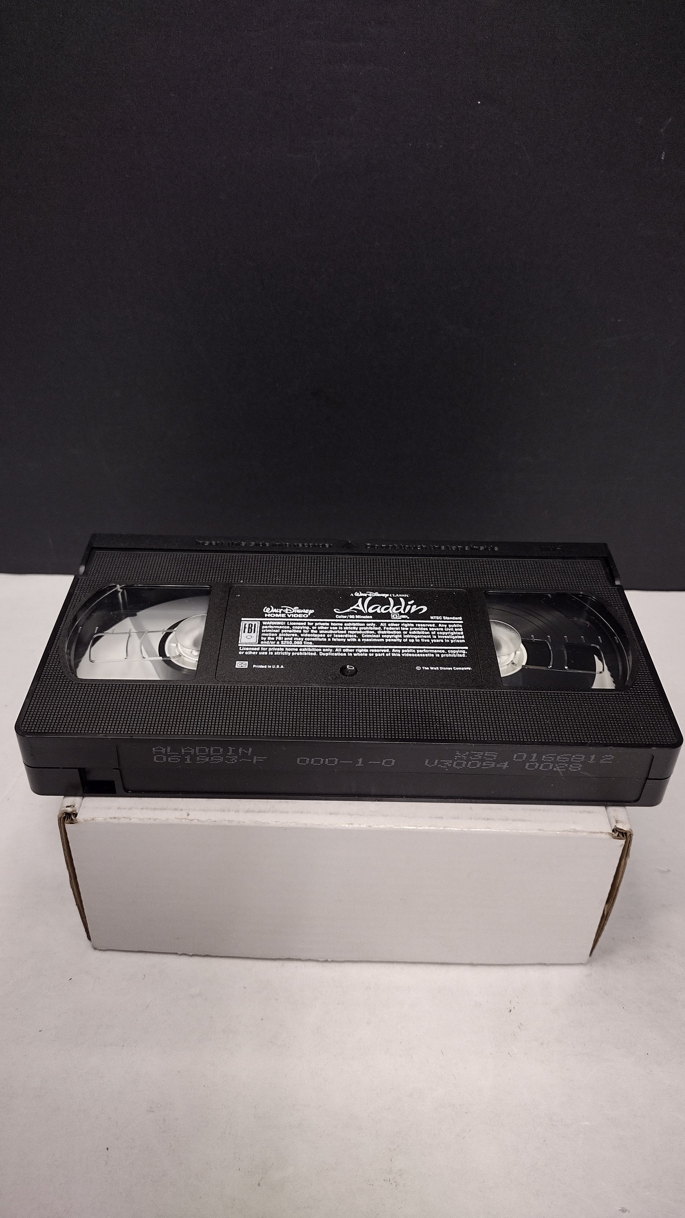 Vintage 1993 Disney Aladdin VHS Tape (Black Diamond The Classics Collection #1662 - Clamshell Case)