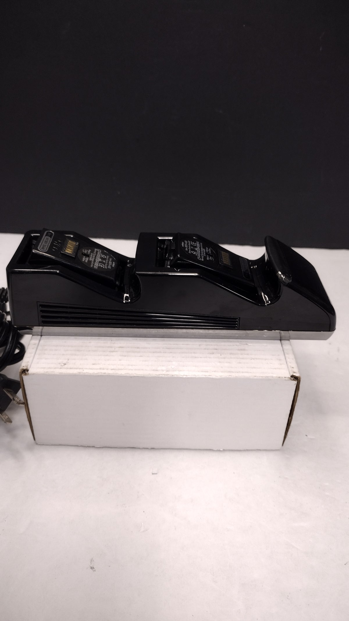Nyko ChargeBase Dual Controller Charger w/ 2 Battery Packs Xbox 360 TESTED