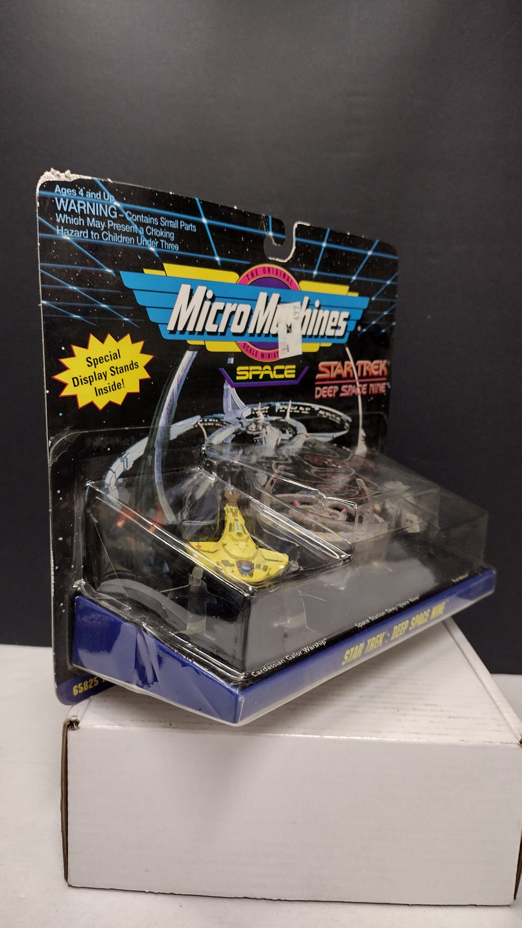 Vintage Micro Machines Star Trek Deep Space Nine #65825 ( Bubble damage)