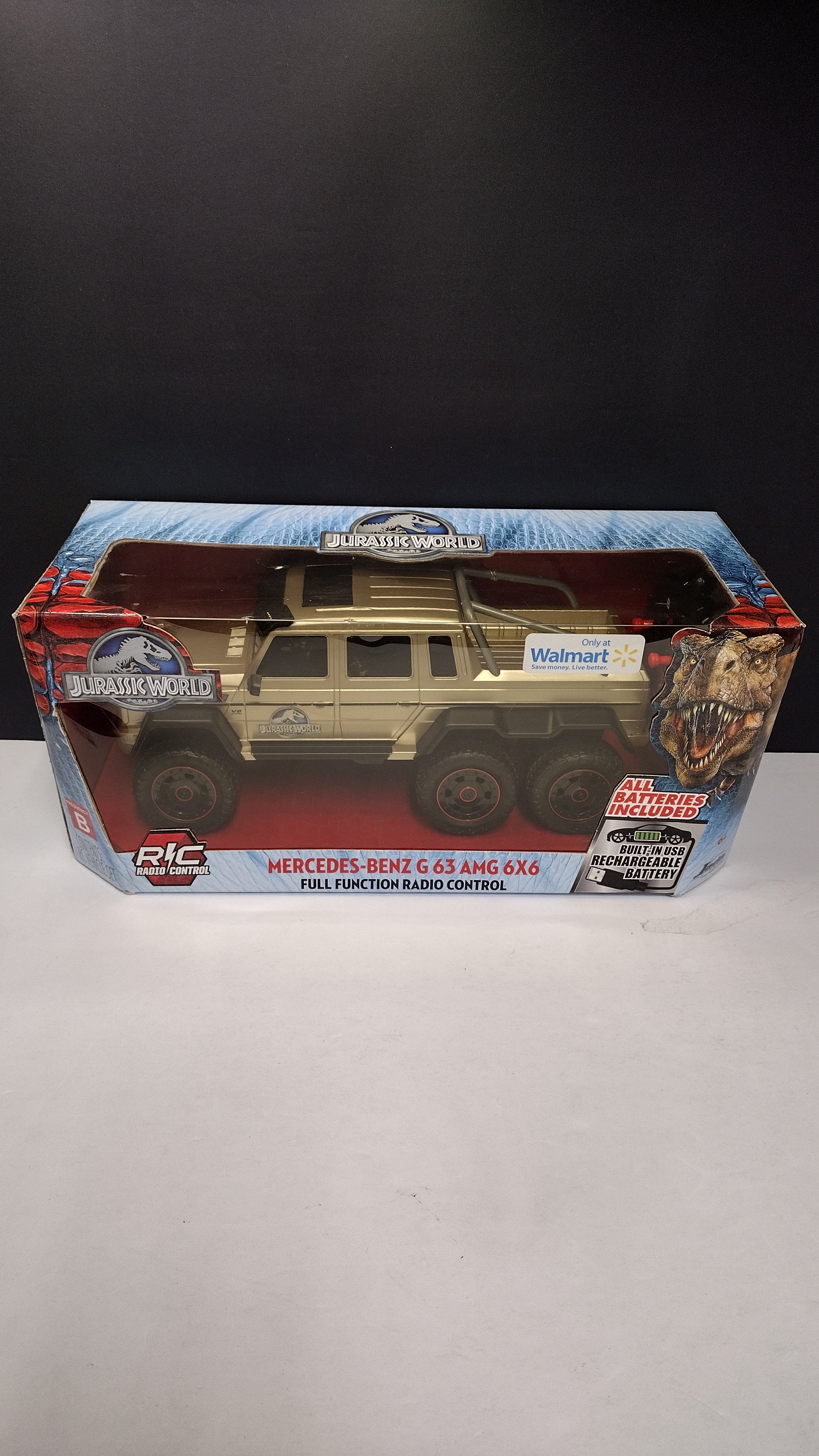 Jada Toys Jurassic World Mercedes-Benz G63 AMG 6x6 Die-Cast Truck (1:24 Scale) — RARE!