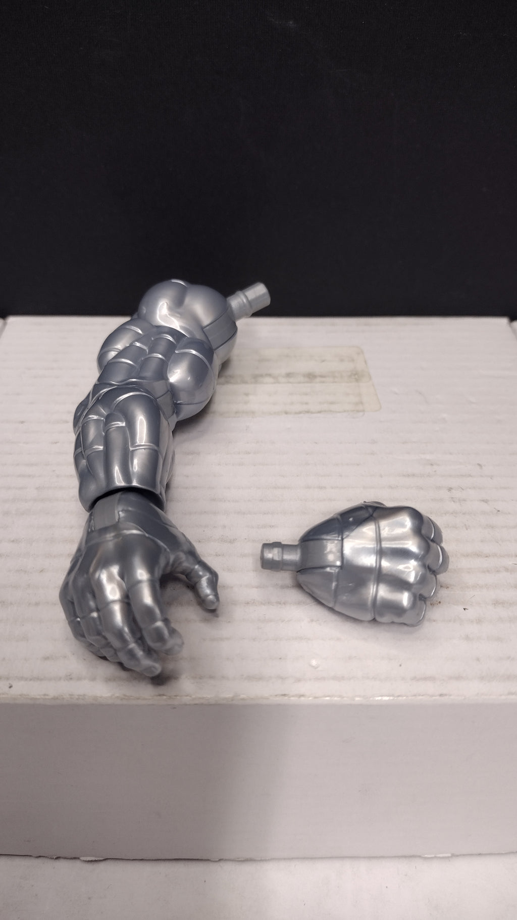 Title:  Marvel Legends Box BAF Right Arm & Extra Closed Fist Parts Hasbro 2026