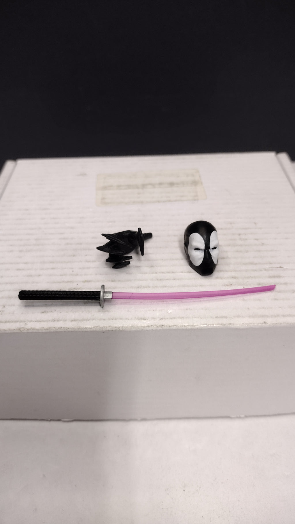Marvel Legends Exclusive- Deadpool Back in Black- Accessories- Sword Hand Face