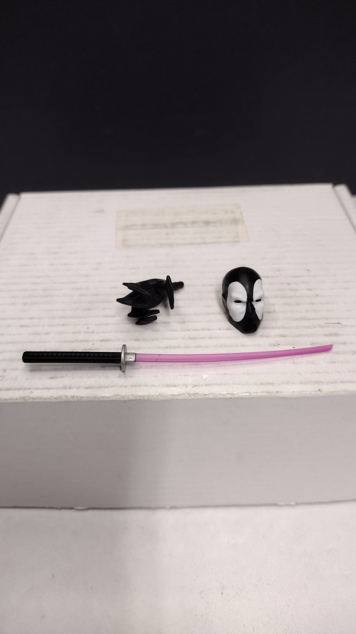 Marvel Legends Exclusive- Deadpool Back in Black- Accessories- Sword Hand Face