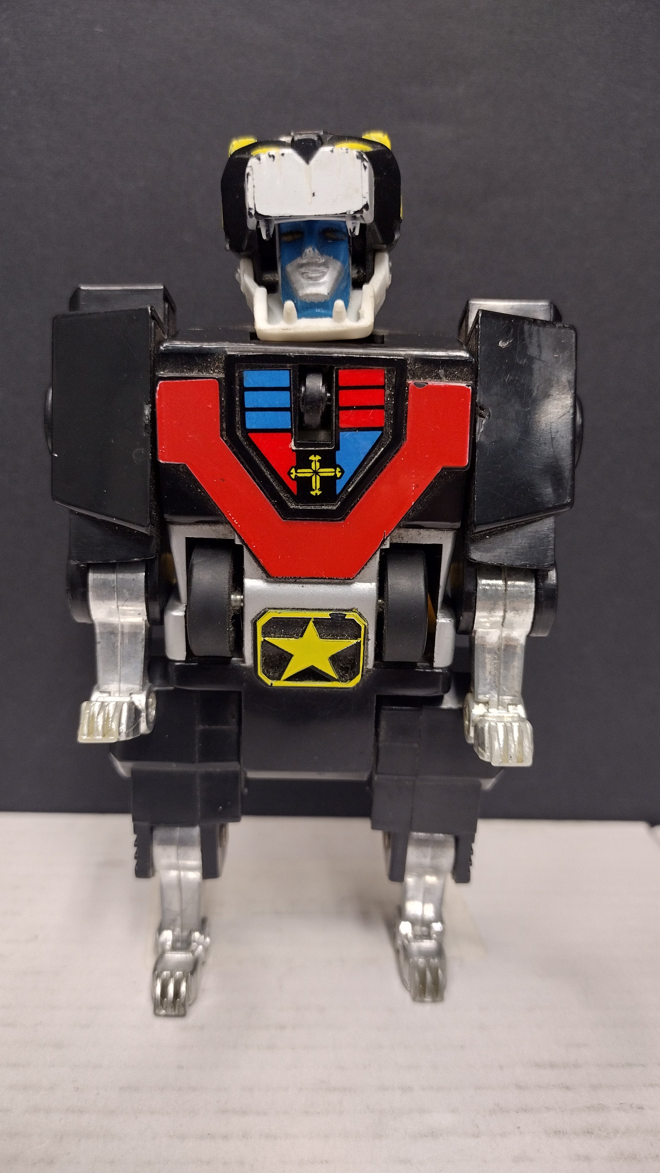 Vintage 1984 Voltron Black Lion Pull-Back Action Figure LJN Toys