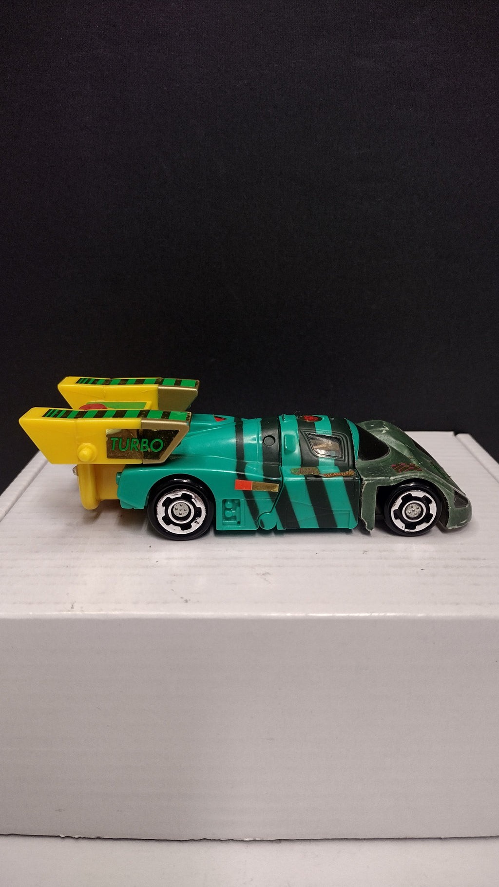 Vintage 1993 G2 Transformers: Color Changers Drench Action Figure – Loose & Complete (Front Plate Hinge Issue / Played-With Condition)