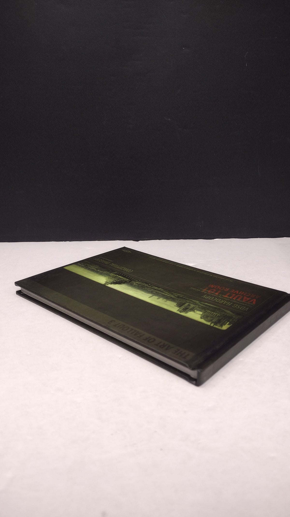 The Art of Fallout 3 VDSG Hardcover Art Book Vault 101 Archive Room