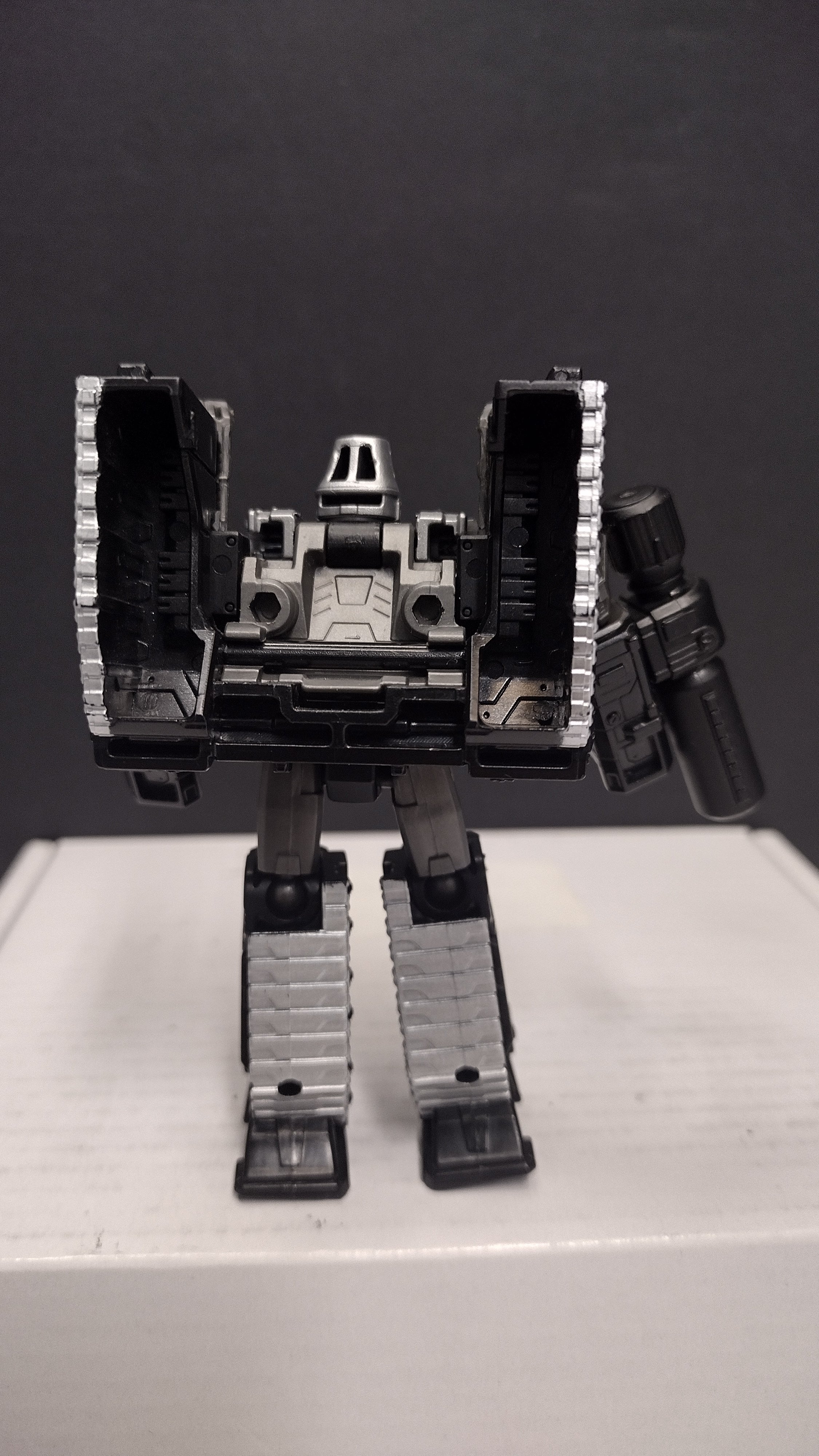 Transformers War for Cybertron: Kingdom Core Class WFC-K13 Megatron – Loose 3.5" Figure (Missing P-38 Handgun Accessory)