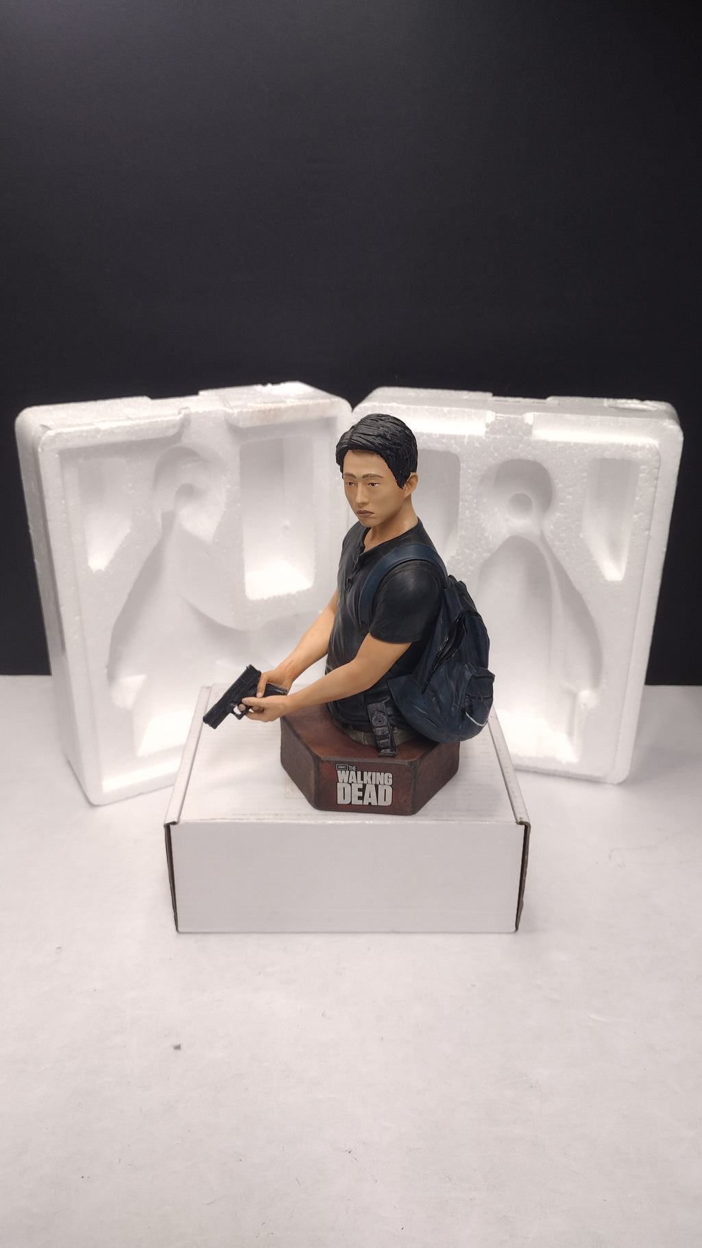 2015 Gentle Giant The Walking Dead Glenn Rhee Limited Edition Mini Bust Statue #106 (Open Box / Great Condition)