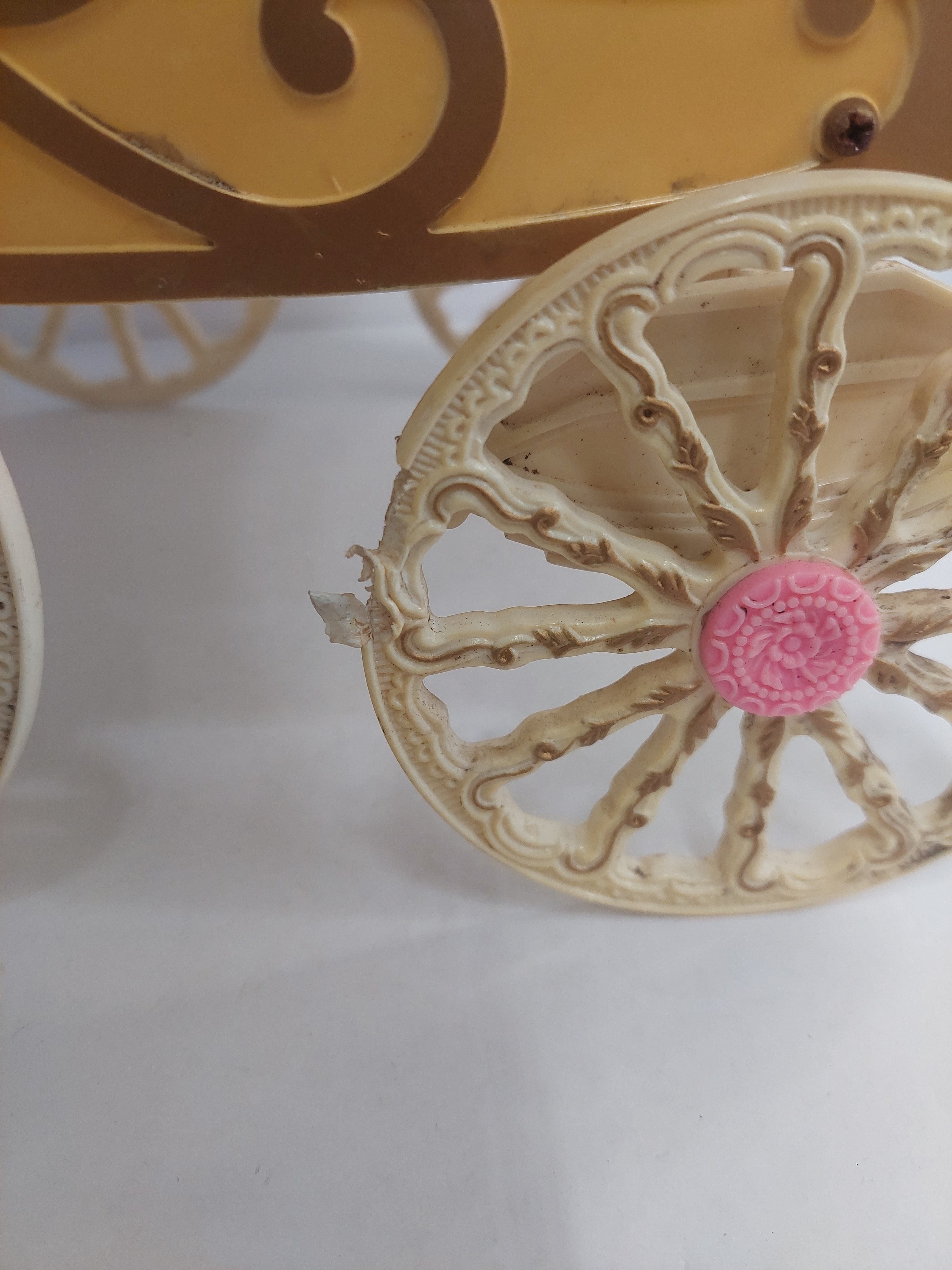 Vintage Disney Classics Cinderella Weeding Carriage for Parts Damaged