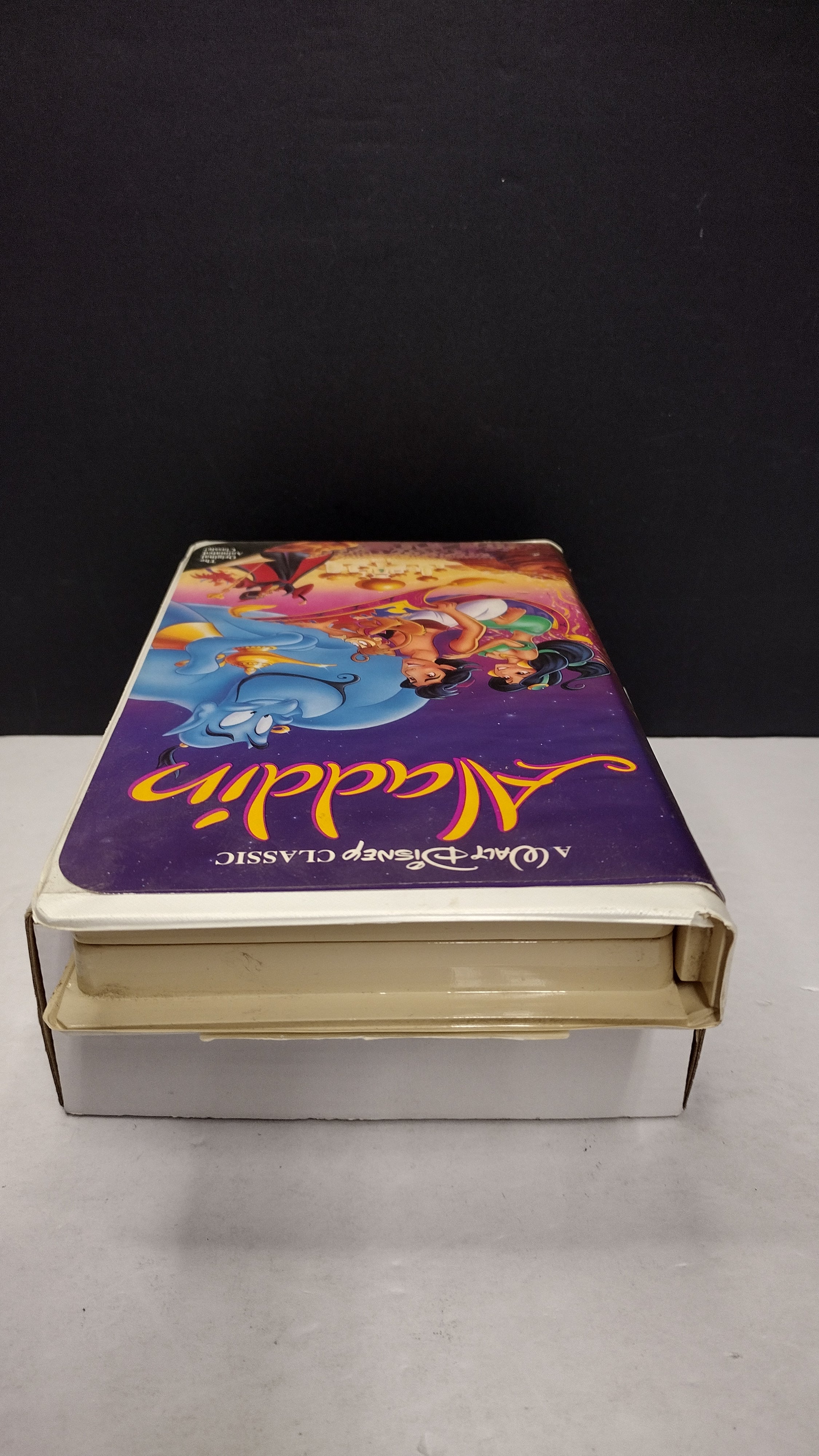 Vintage 1993 Disney Aladdin VHS Tape (Black Diamond The Classics Collection #1662 - Clamshell Case)