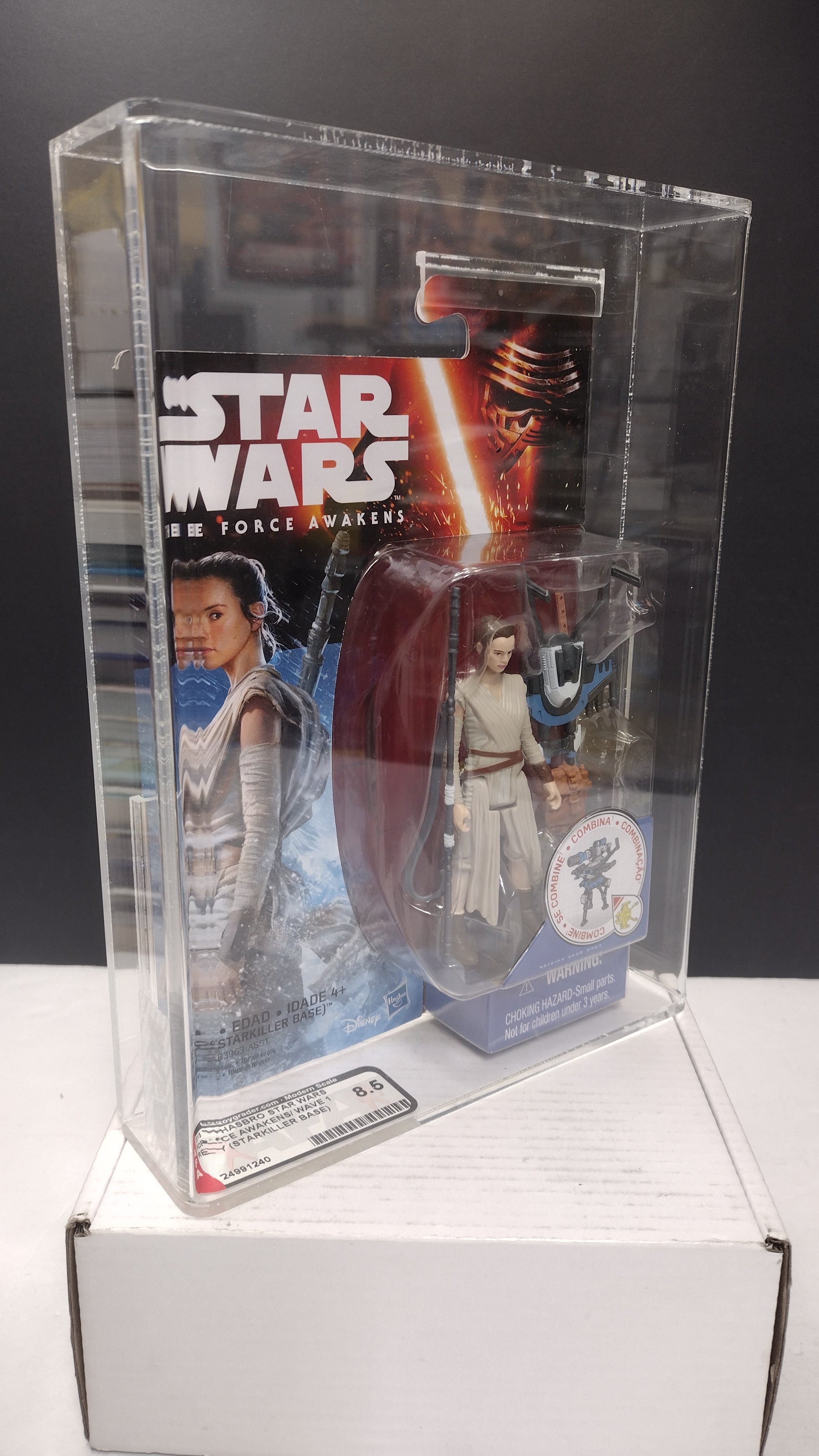 Star Wars: The Force Awakens Rey (Starkiller Base) 3.75" Action Figure – AFA Graded 8.5 NM+ (MIB)