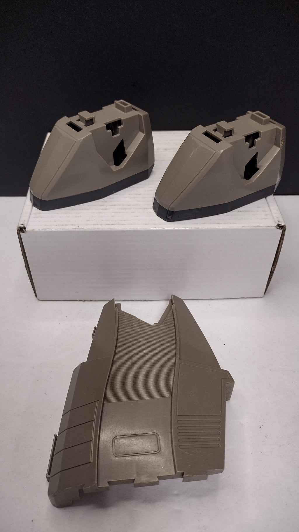 Vintage 1985 Hasbro Transformers G1 Omega Supreme Parts Lot (2 Feet & Lower Leg Section)